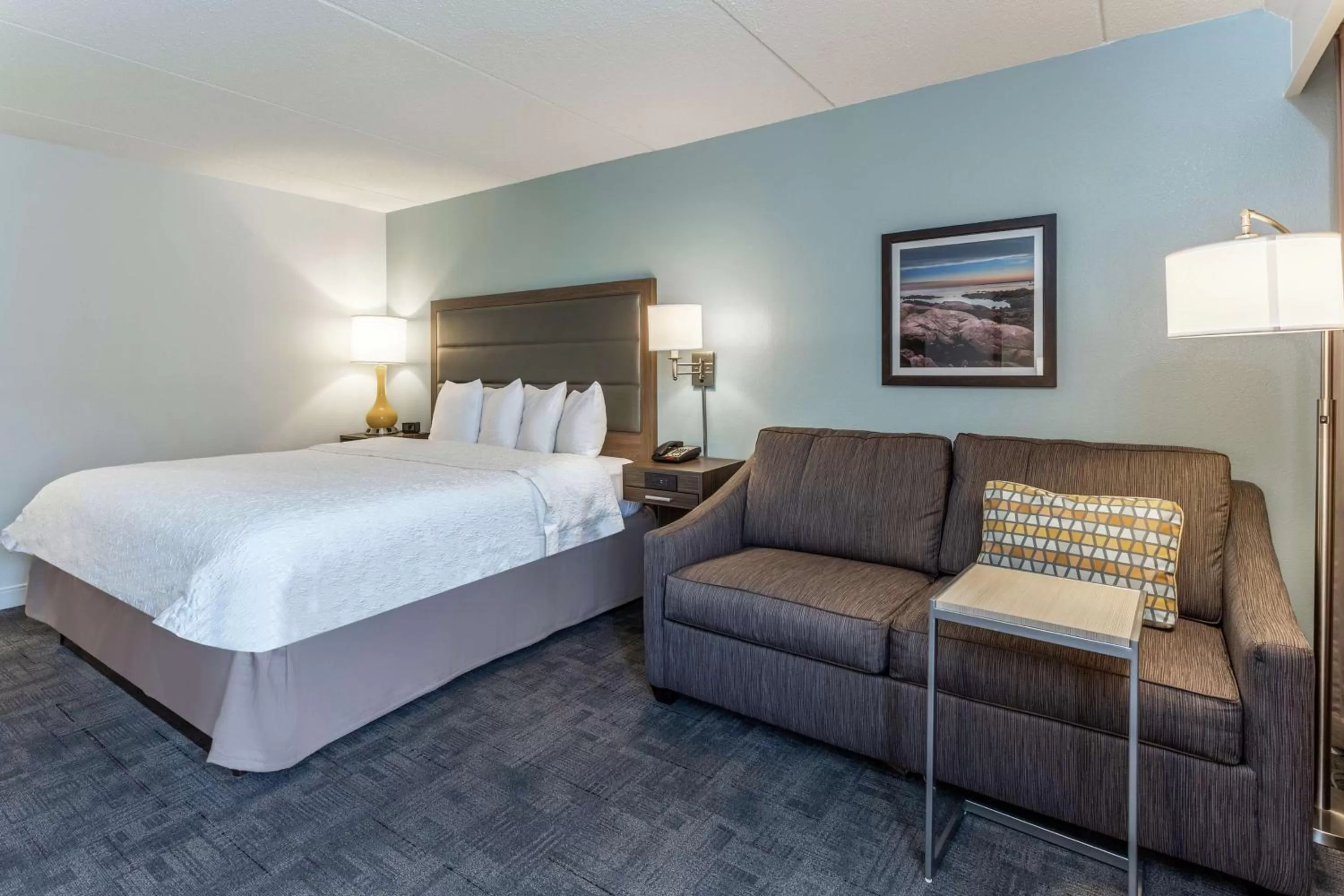 Deluxe King Room - Non-Smoking in Hampton Inn Groton/Mystic