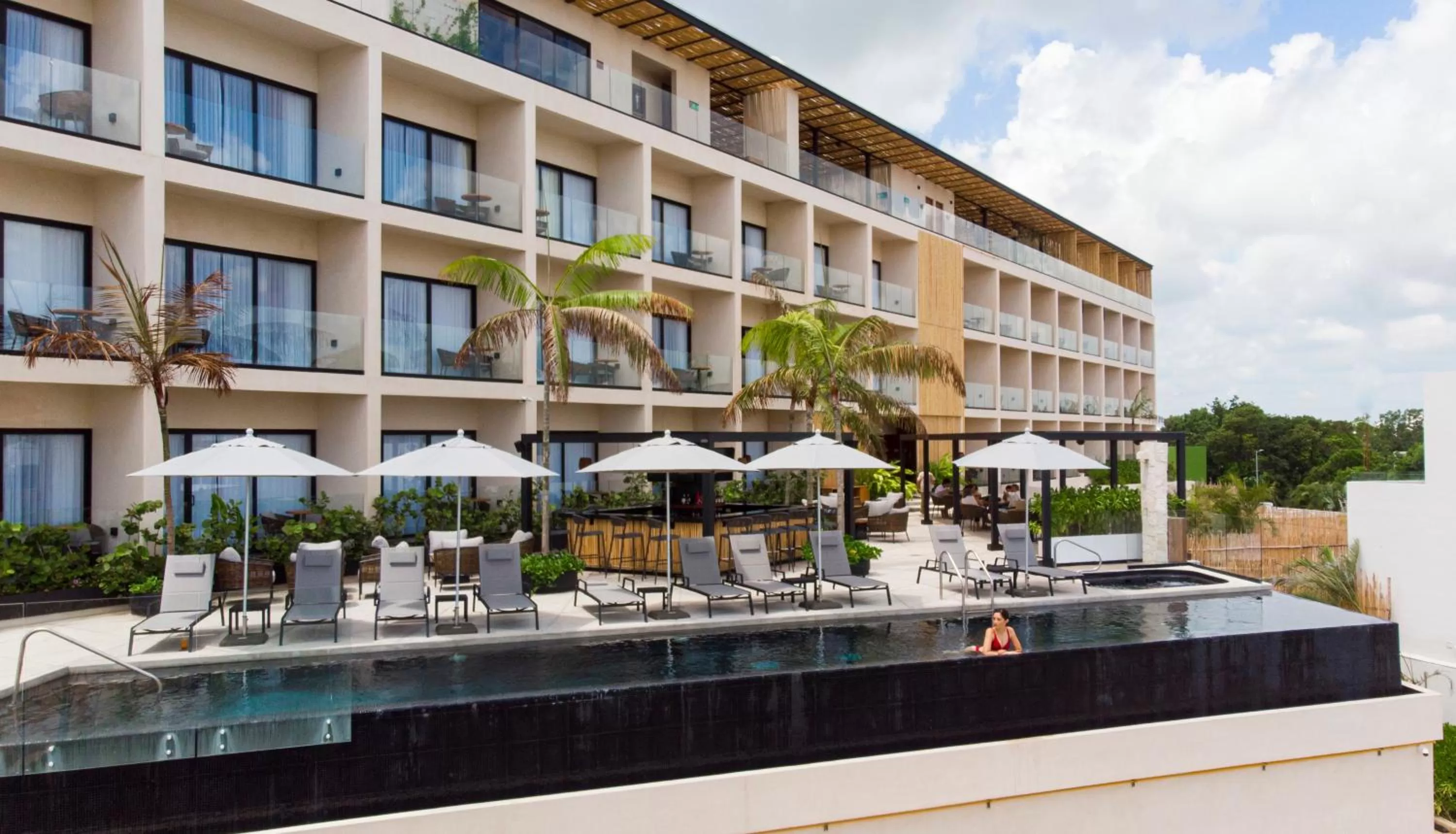 Hive Cancun by G Hotels