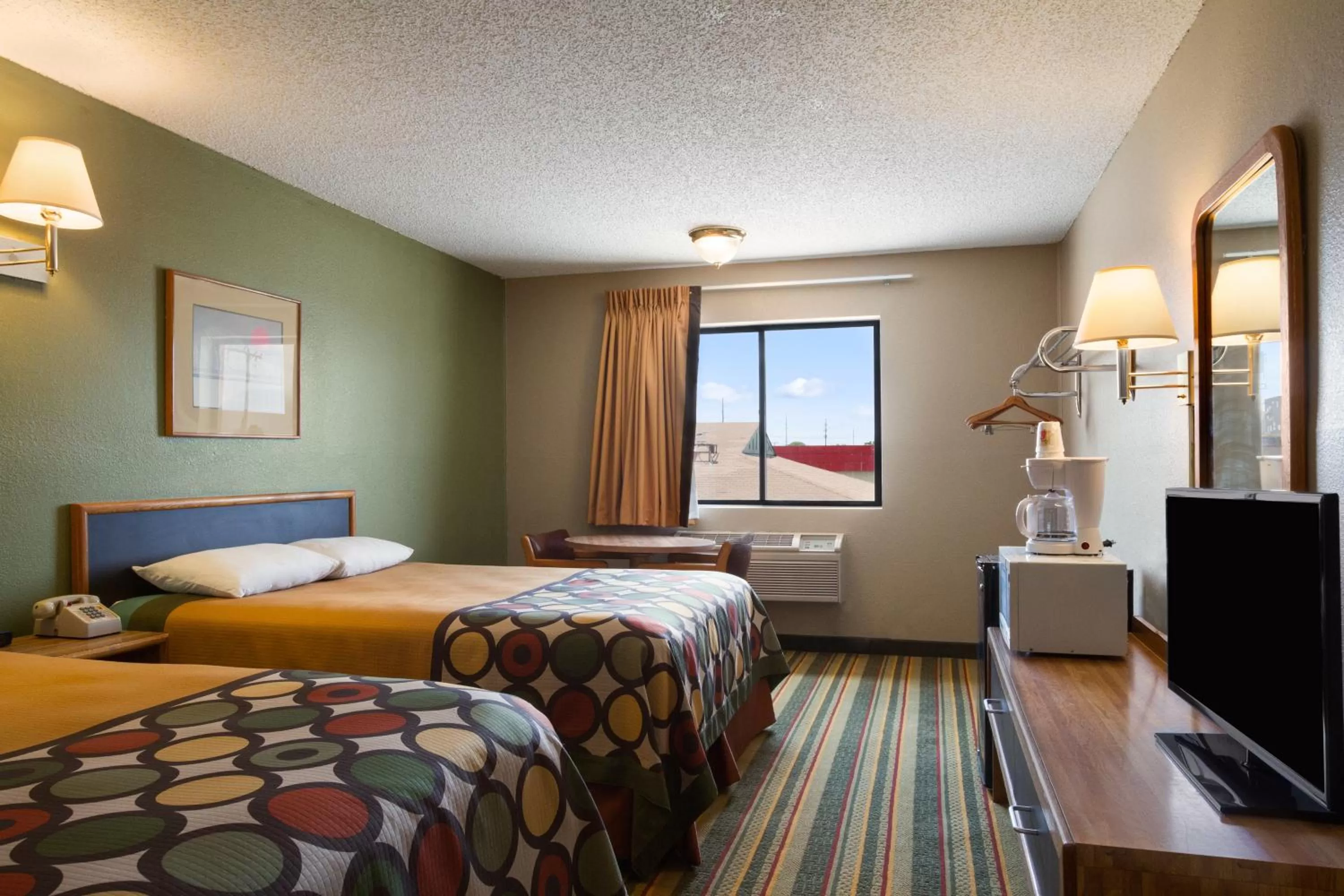 Queen Room with Two Queen Beds - Non-Smoking in Super 8 by Wyndham Blackwell