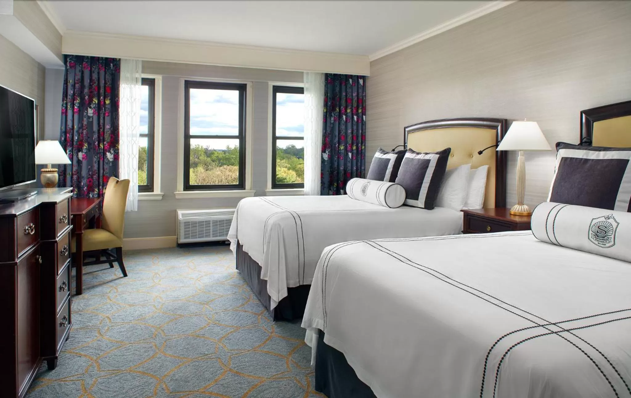 Premier Room - single occupancy - 2 Queen Beds in Omni Shoreham Hotel