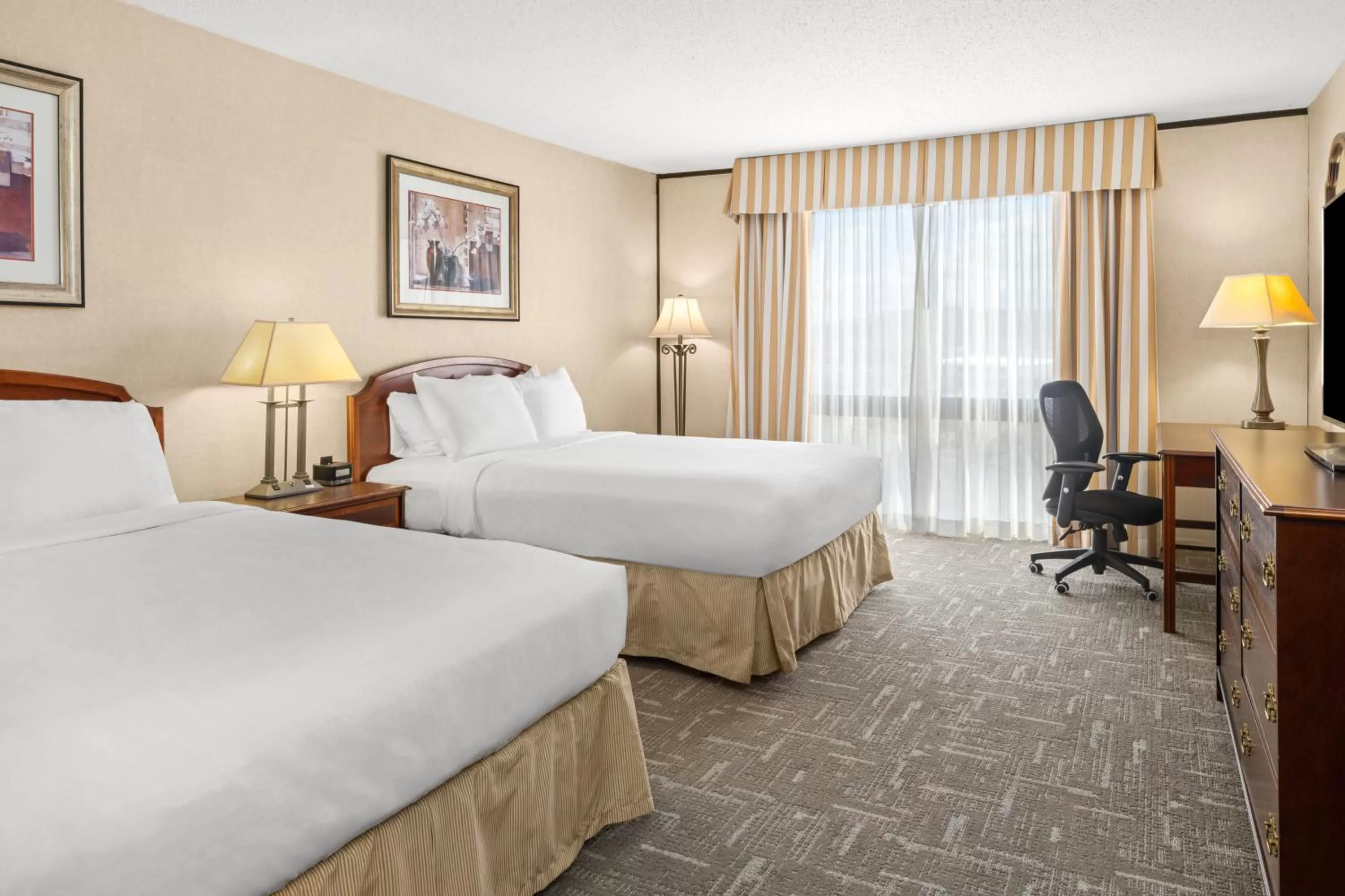 Queen Room in Montana Trailhead Inn