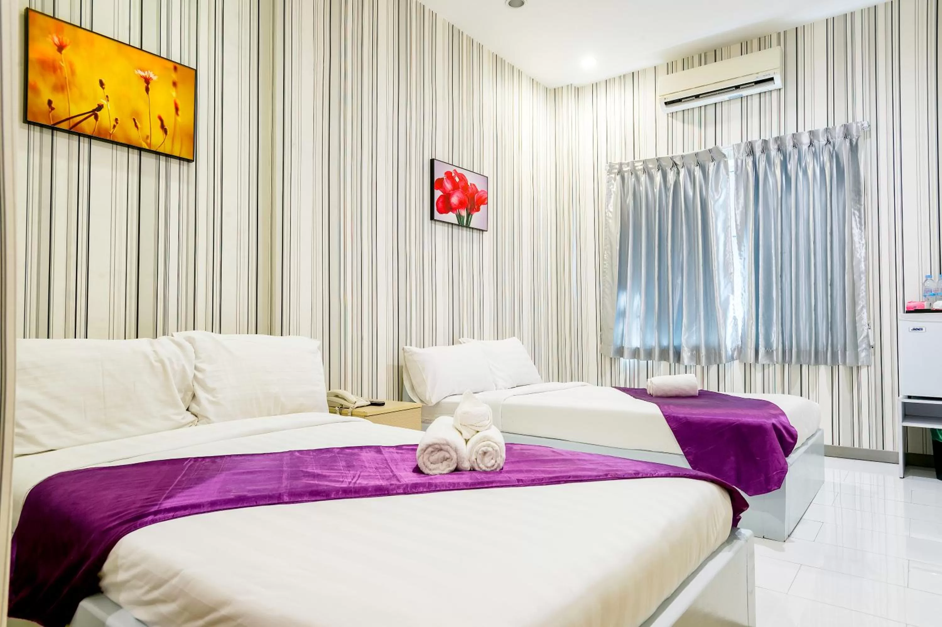Deluxe Twin Room in White Residence Hotel & Apartment