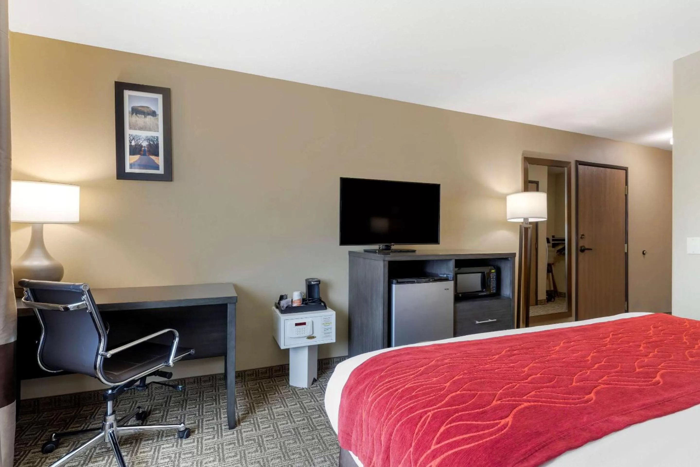 King Room - Accessible/Non-Smoking in Comfort Inn & Suites Ponca City near Marland Mansion