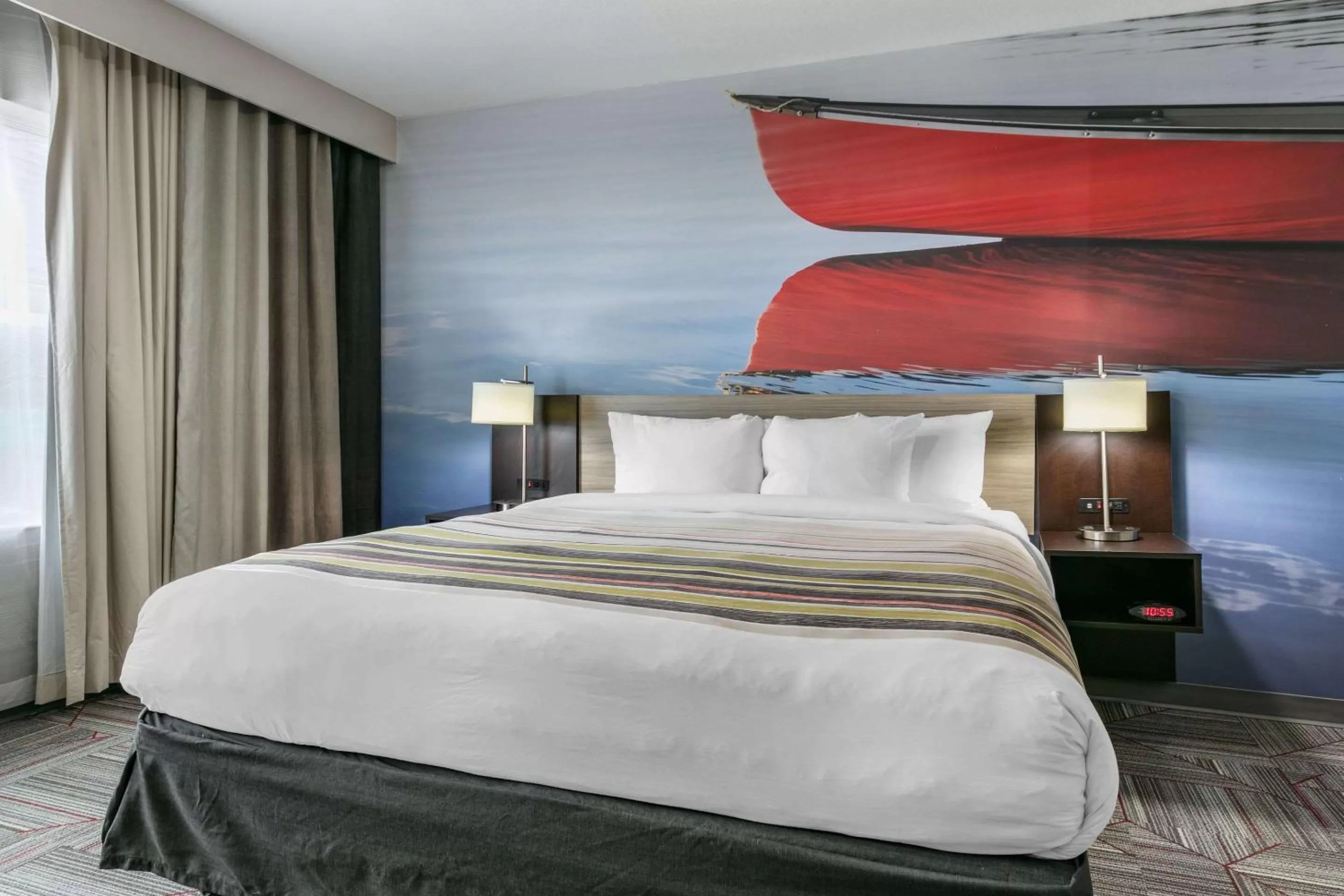 King Suite with Sofa Bed - Non-Smoking in Clarion Pointe Columbus-Bradley Park