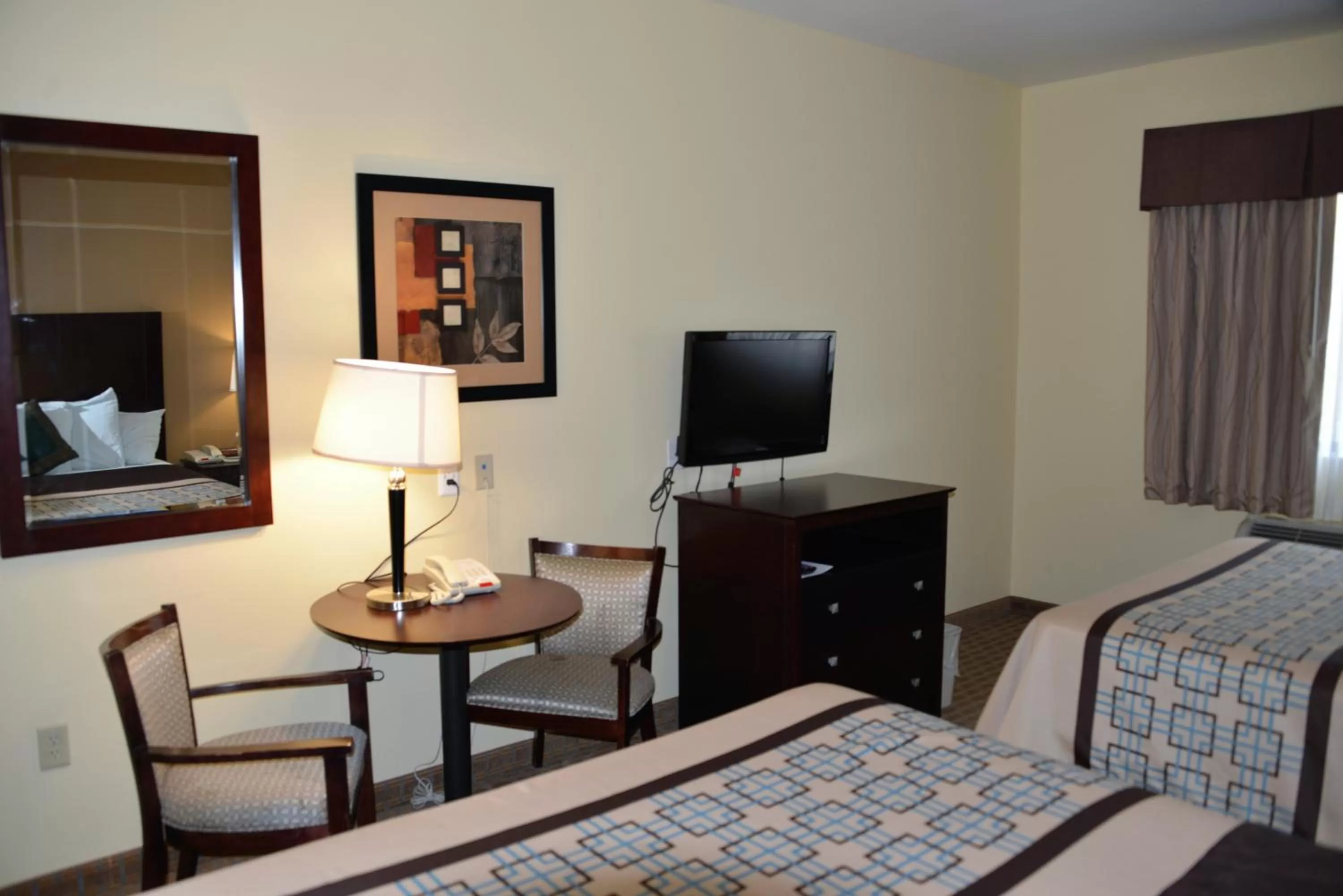 Queen Room with Two Queen Beds in Irish Inn and Suites