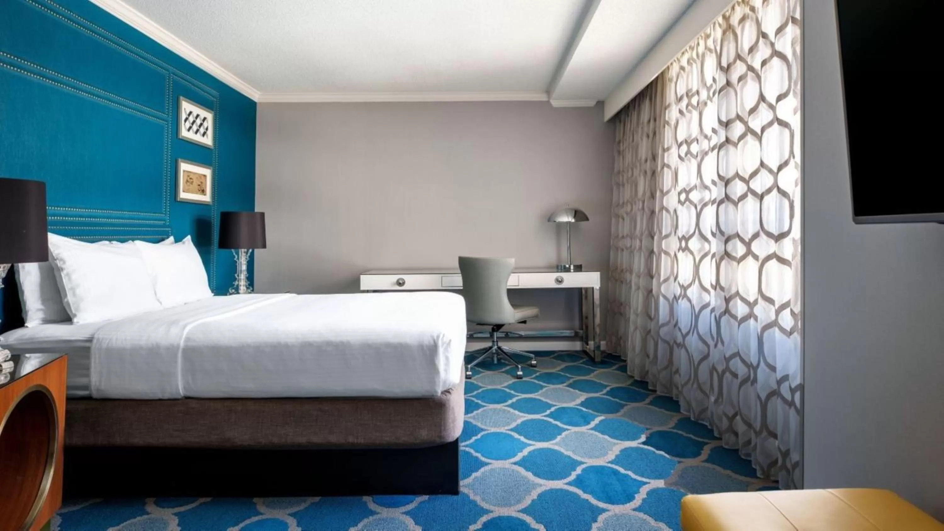 Deluxe Queen Room with Adapted Tub - Mobility and Hearing Accessible in The Ven at Embassy Row, Washington, D.C., a Tribute Portfolio Hotel