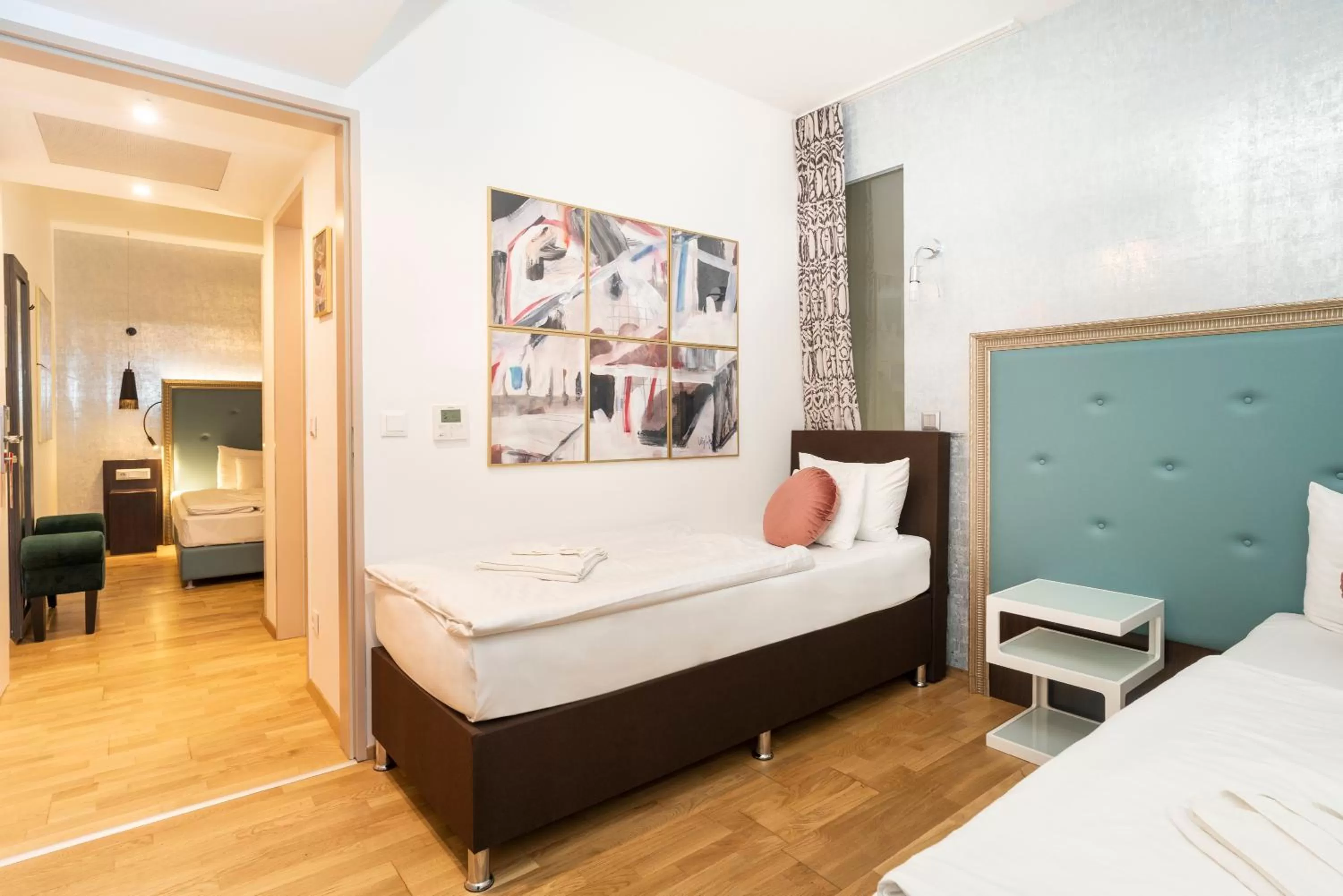 Comfort Quadruple Room in Hotel Memories Budapest