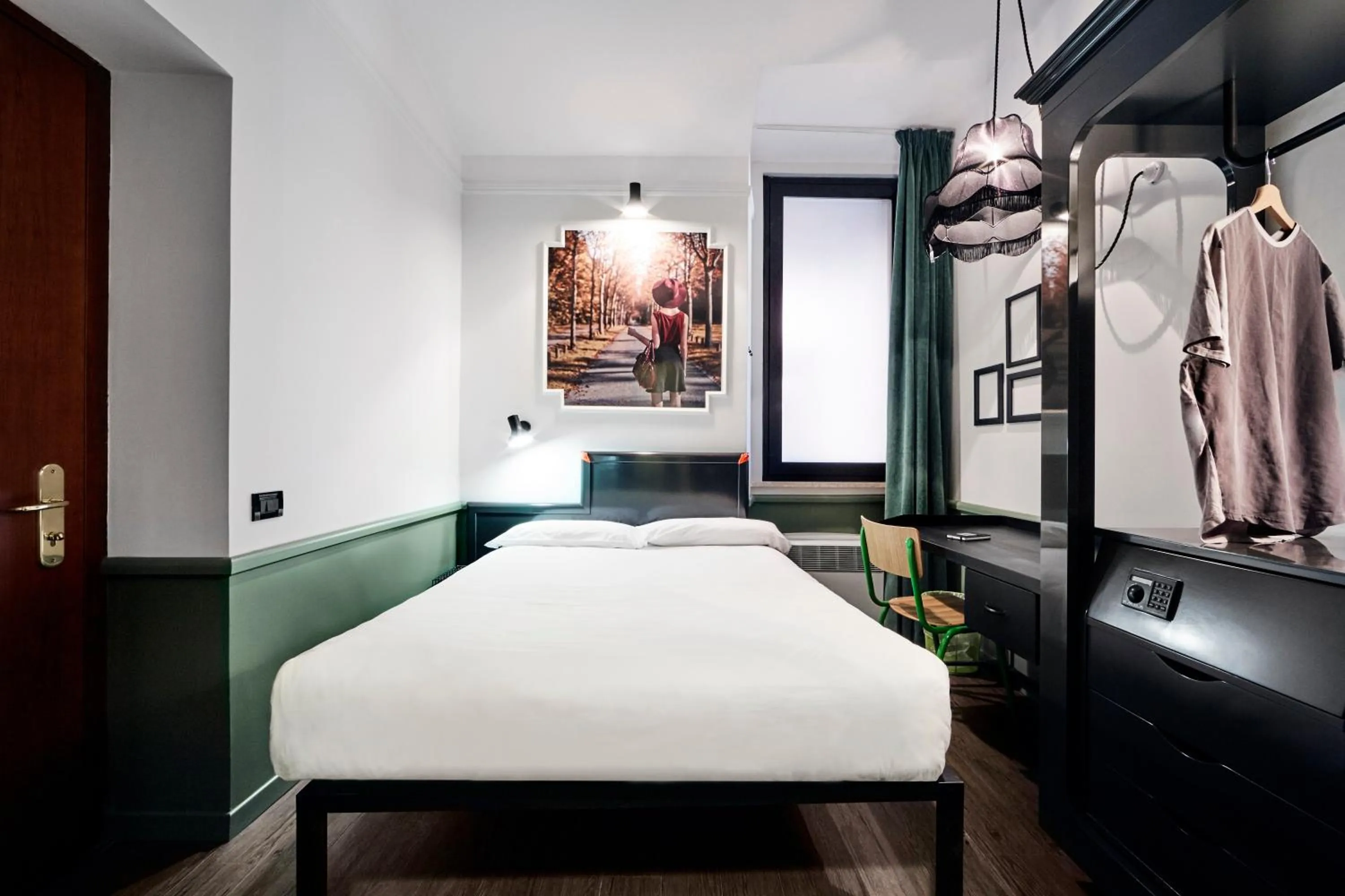 Deluxe Single Room in Generator Rome