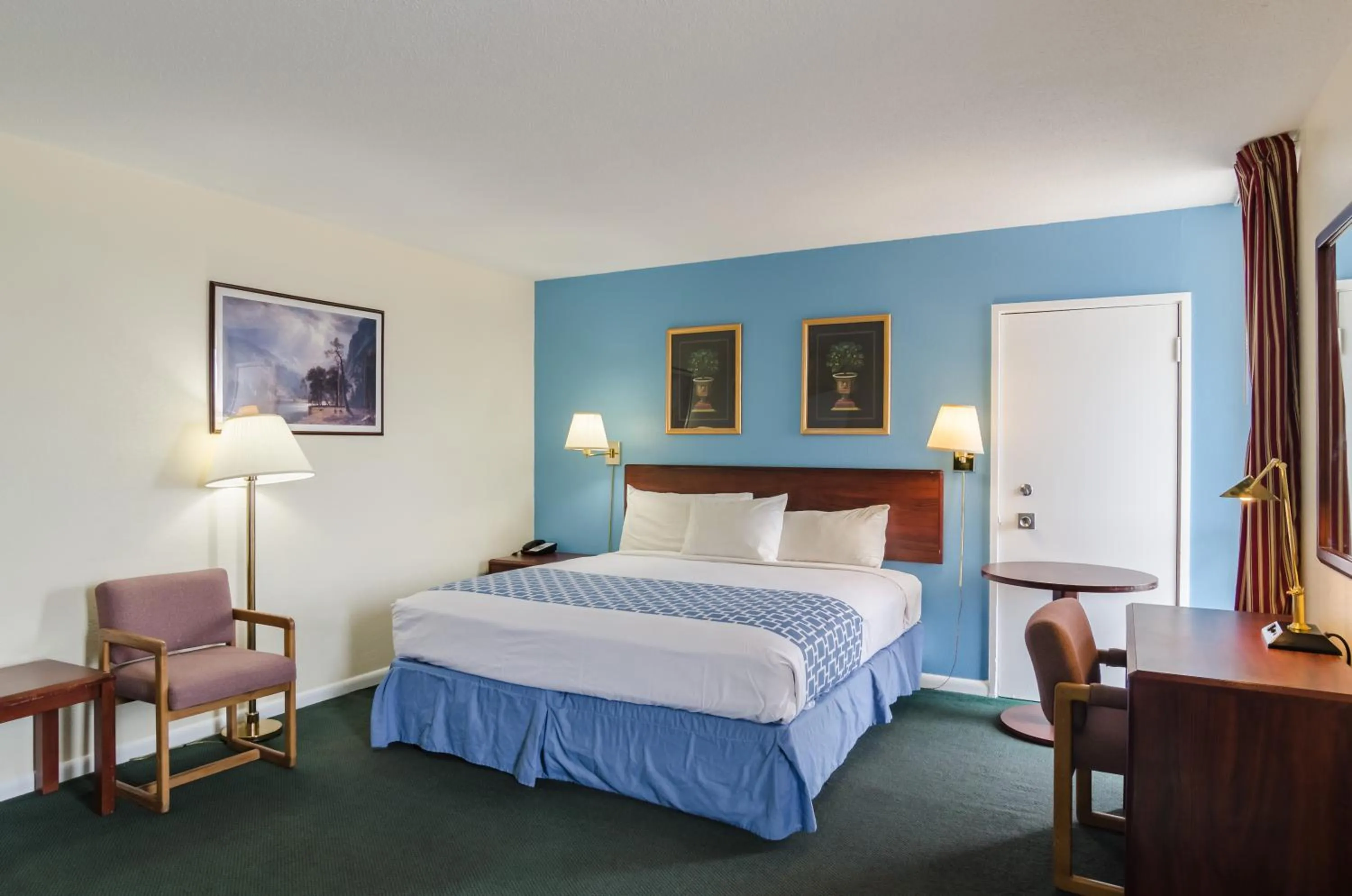King Room - Disability Access - Non Smoking in Alamo Inn & Suites