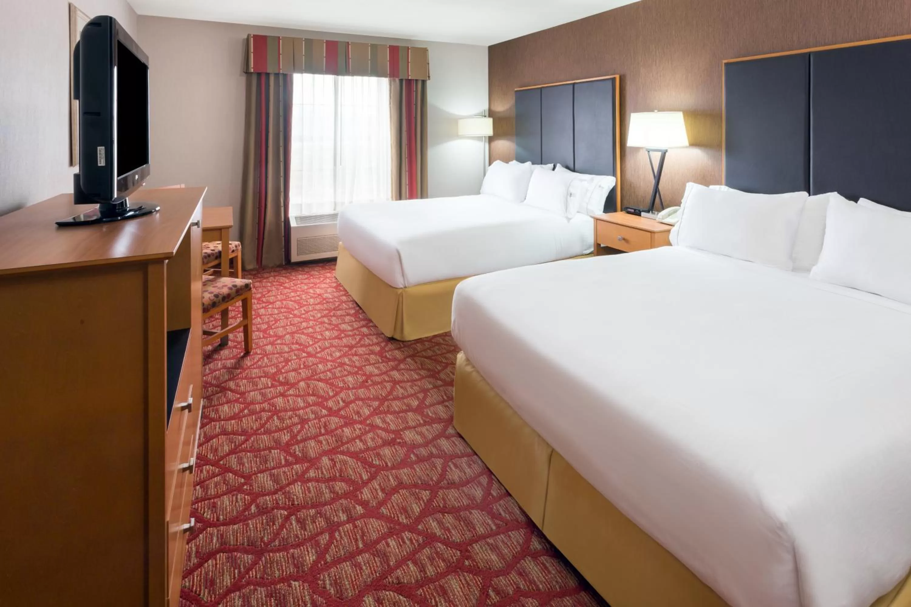 Standard Queen Room with Two Queen Beds in Holiday Inn Express Grants Pass by IHG