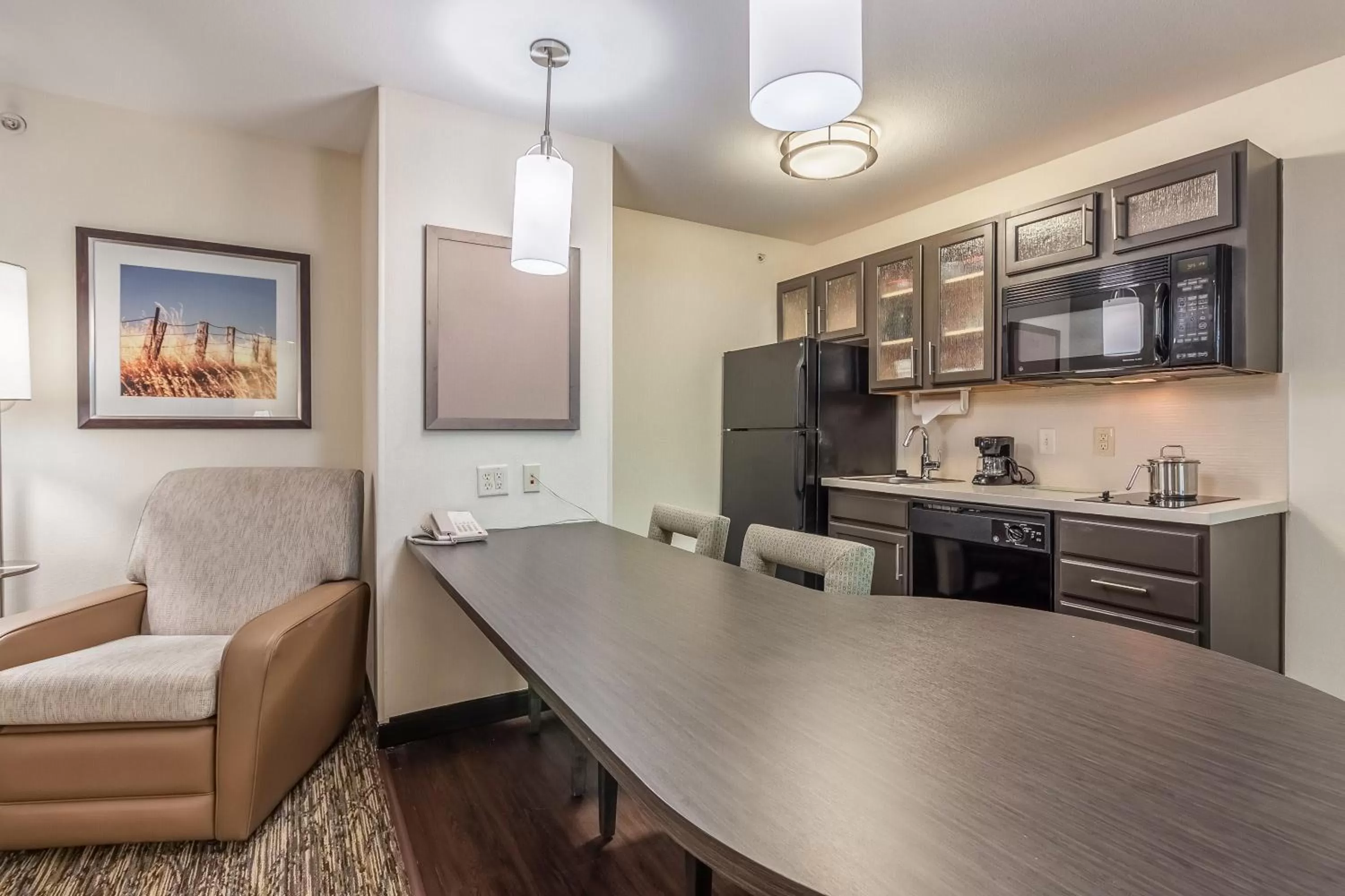 One-Bedroom Queen Suite - Non-Smoking in Candlewood Suites Lincoln, an IHG Hotel