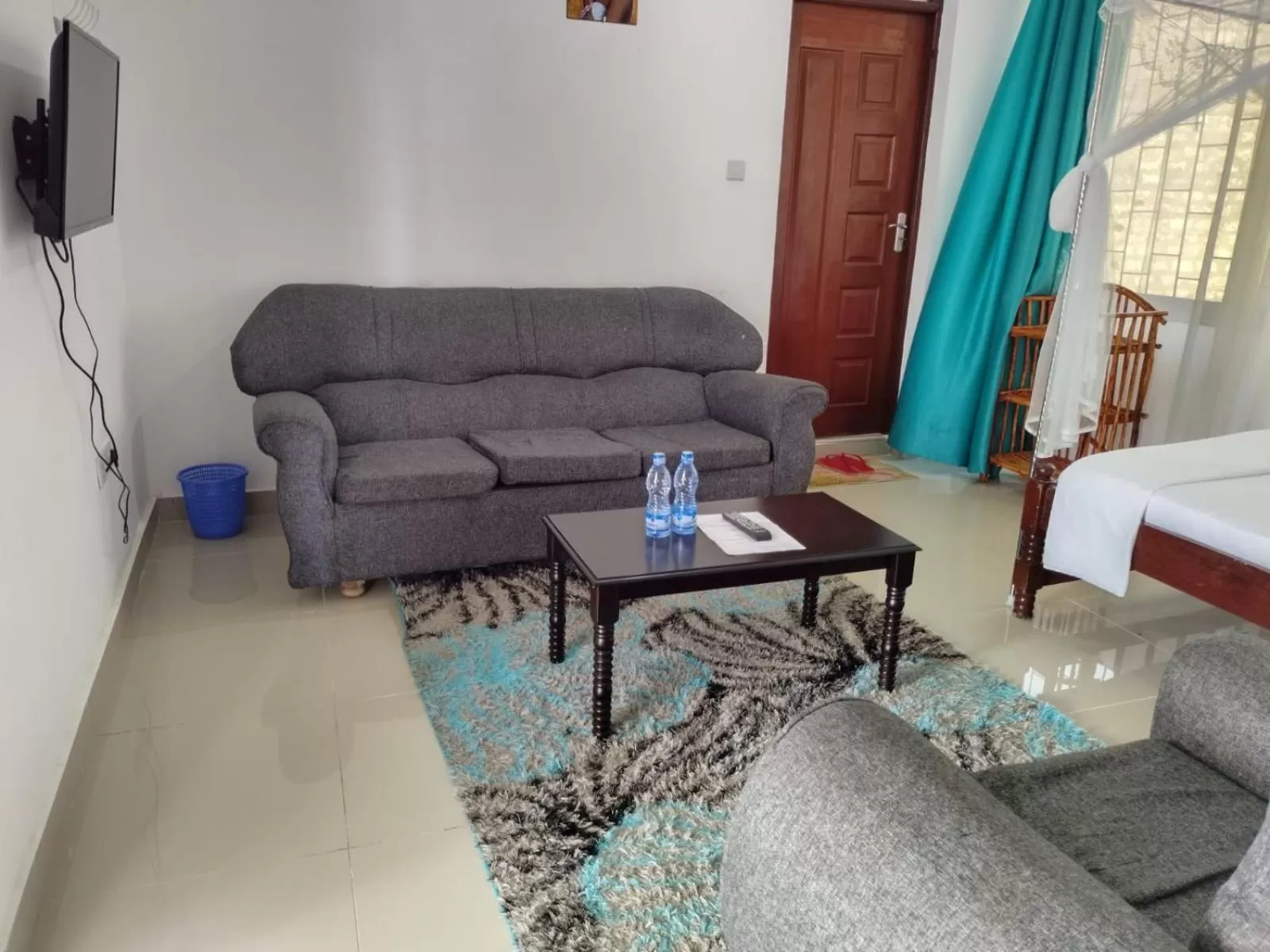 One-Bedroom Apartment in 6 Park Retreat