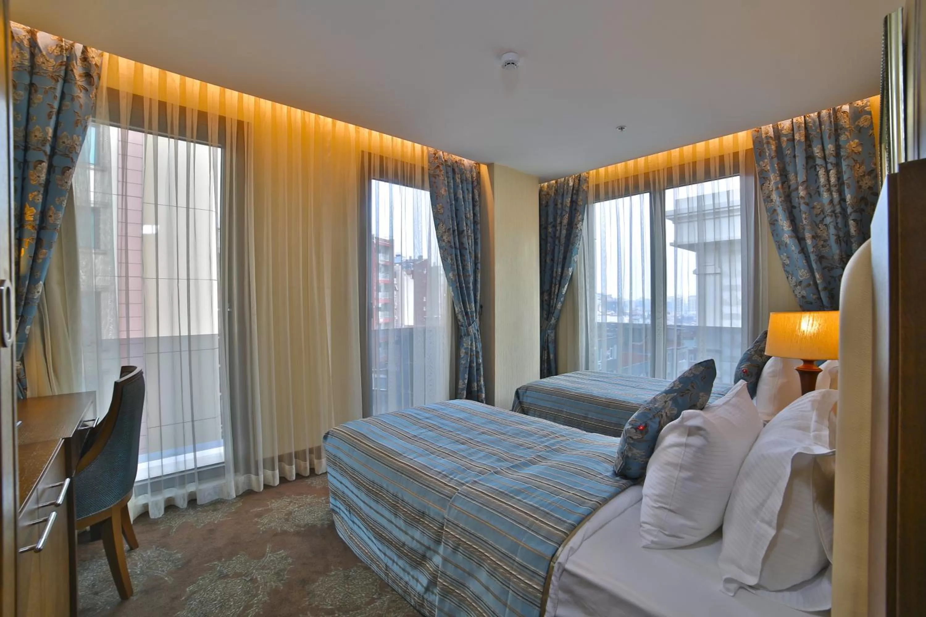 Standard Twin Room in Adelmar Hotel Istanbul Sisli