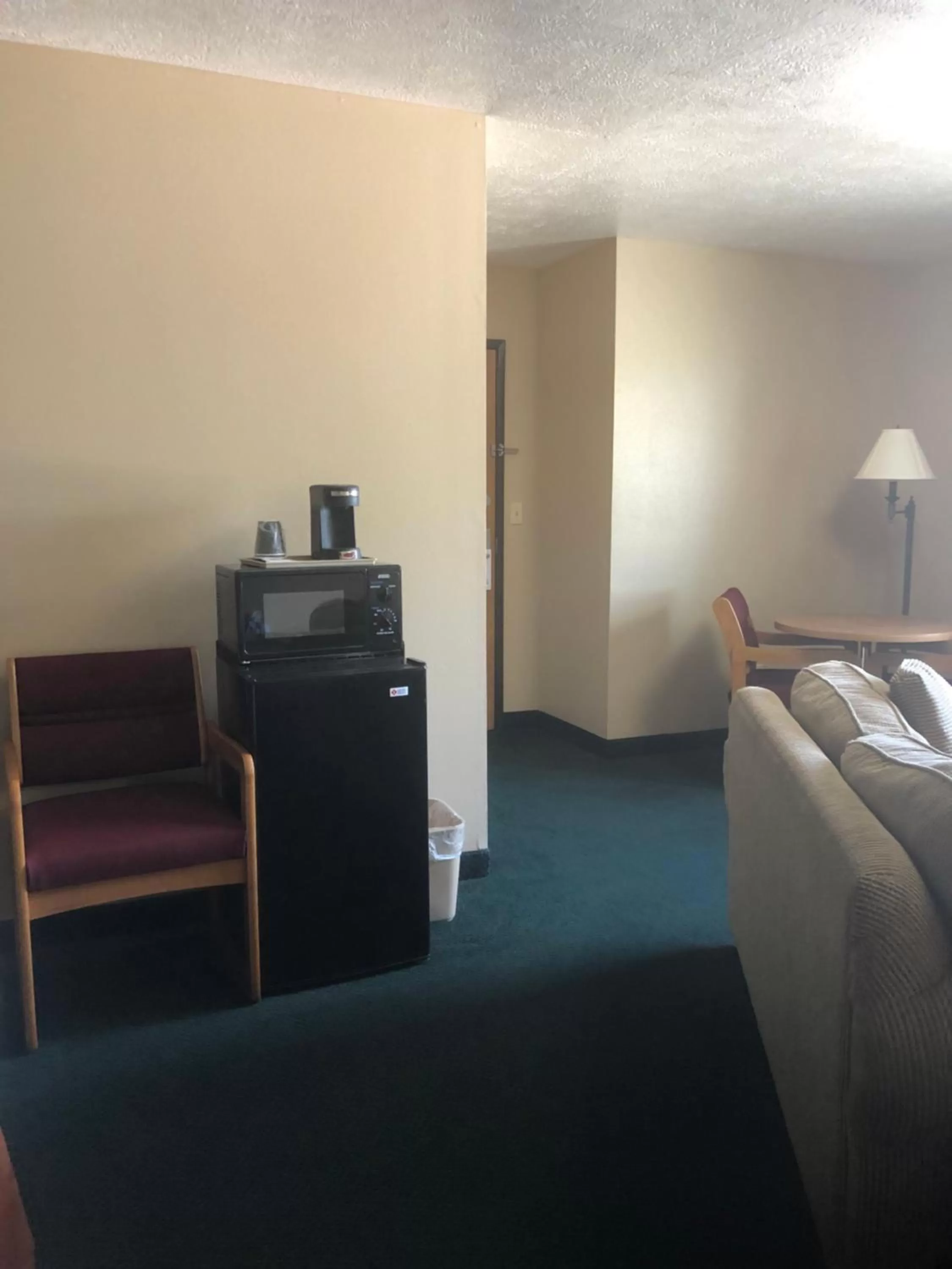 1 King Bed Suite with Jetted Tub Non-Smoking in Americas Best Value Inn Onawa