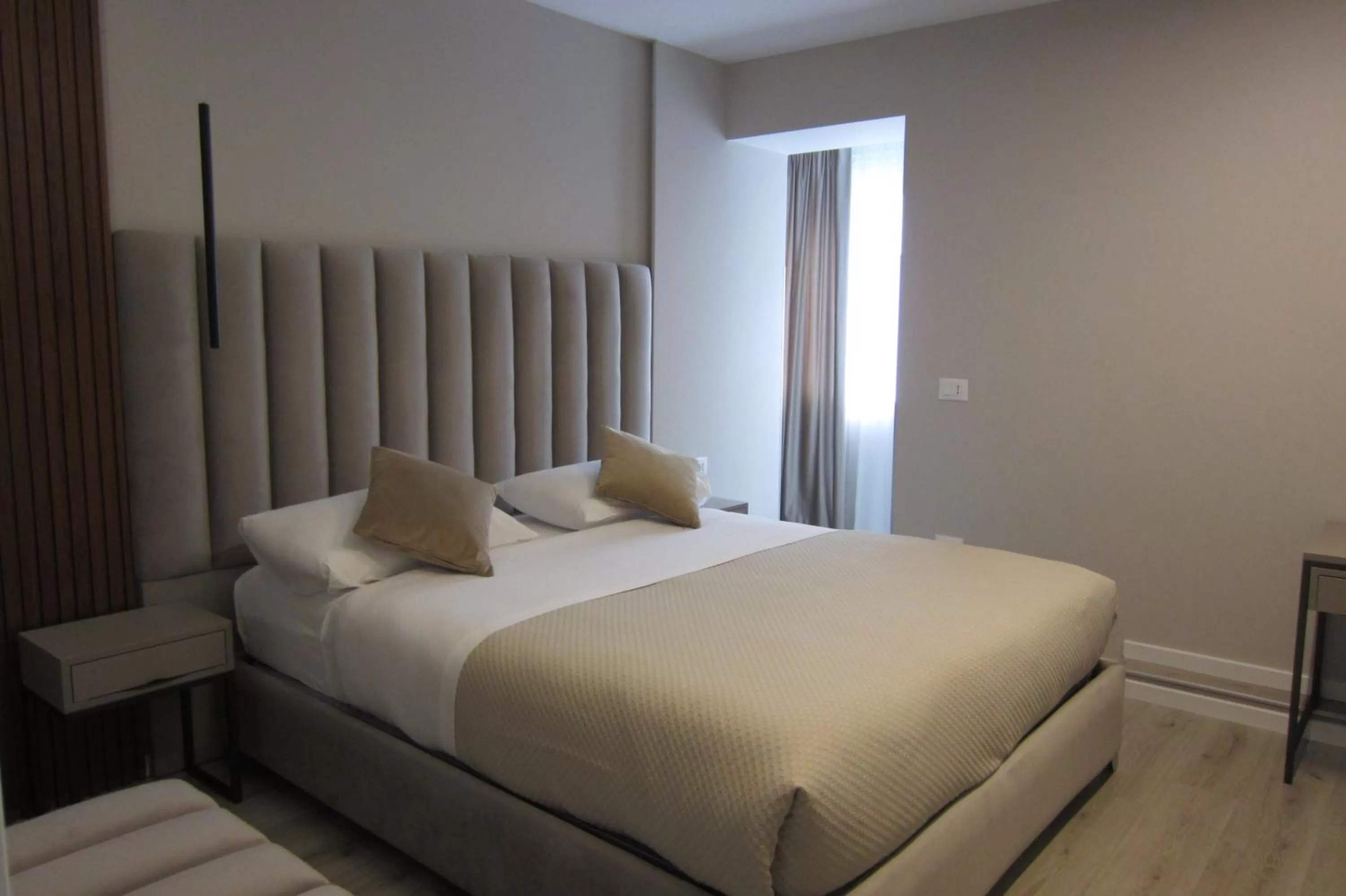 Bedroom, Bed in Freddy's Hotel