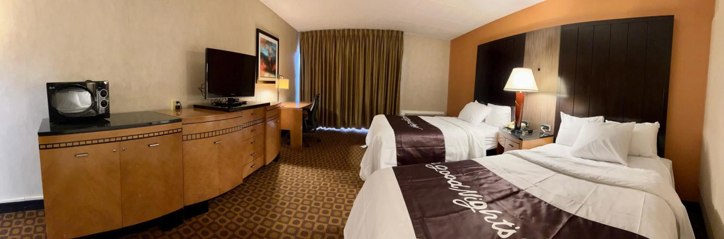 Double Room in Bradley Inn