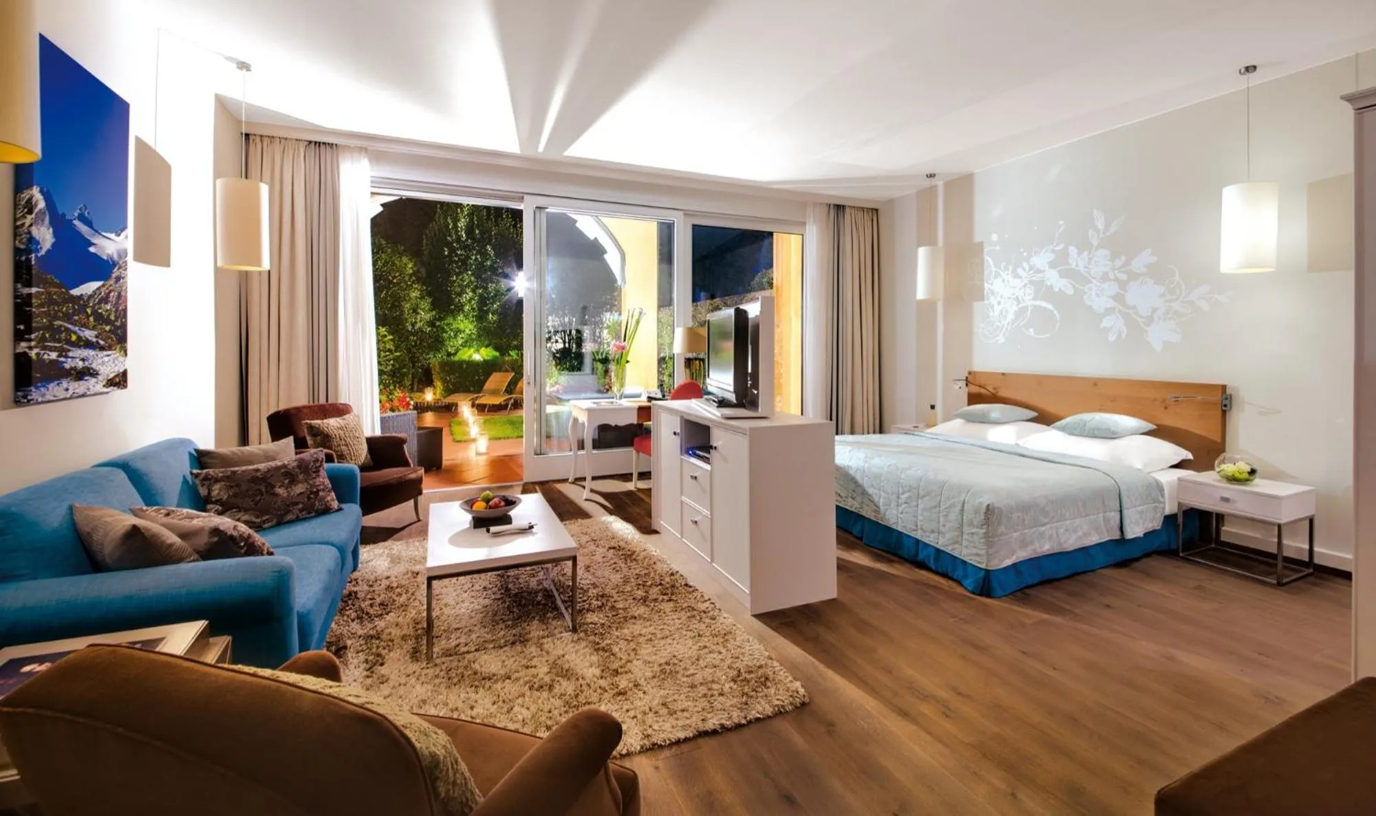 Photo of the whole room, Bed in Giardino Ascona