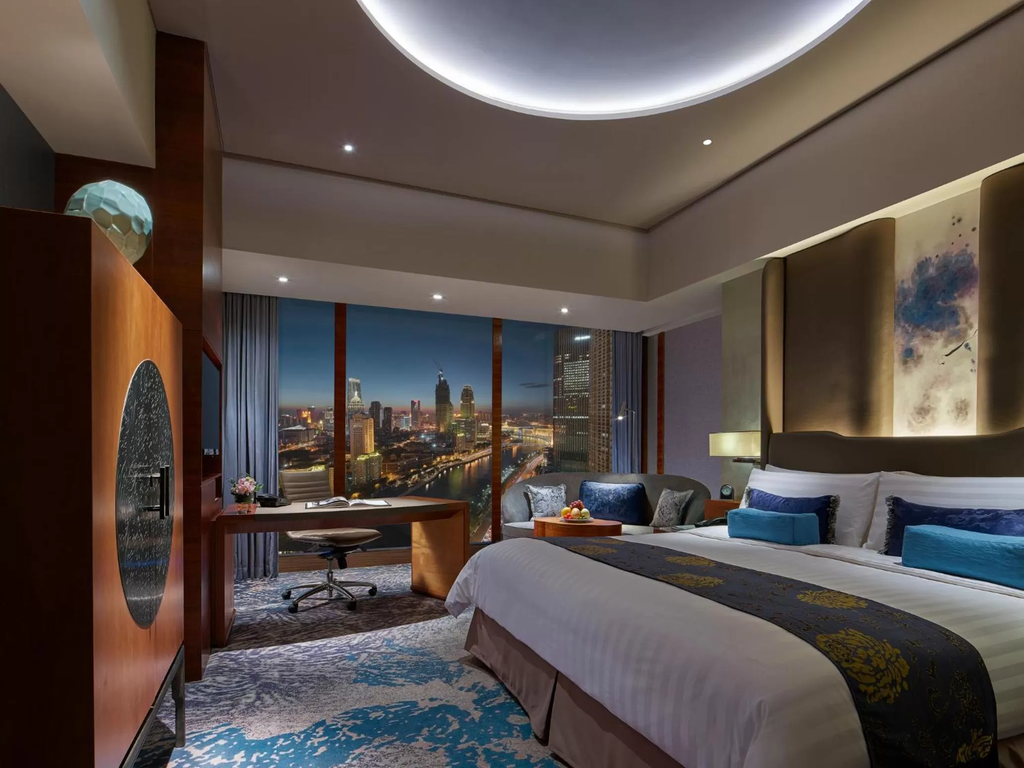 Panoramic River View King Room  in Shangri-La Tianjin
