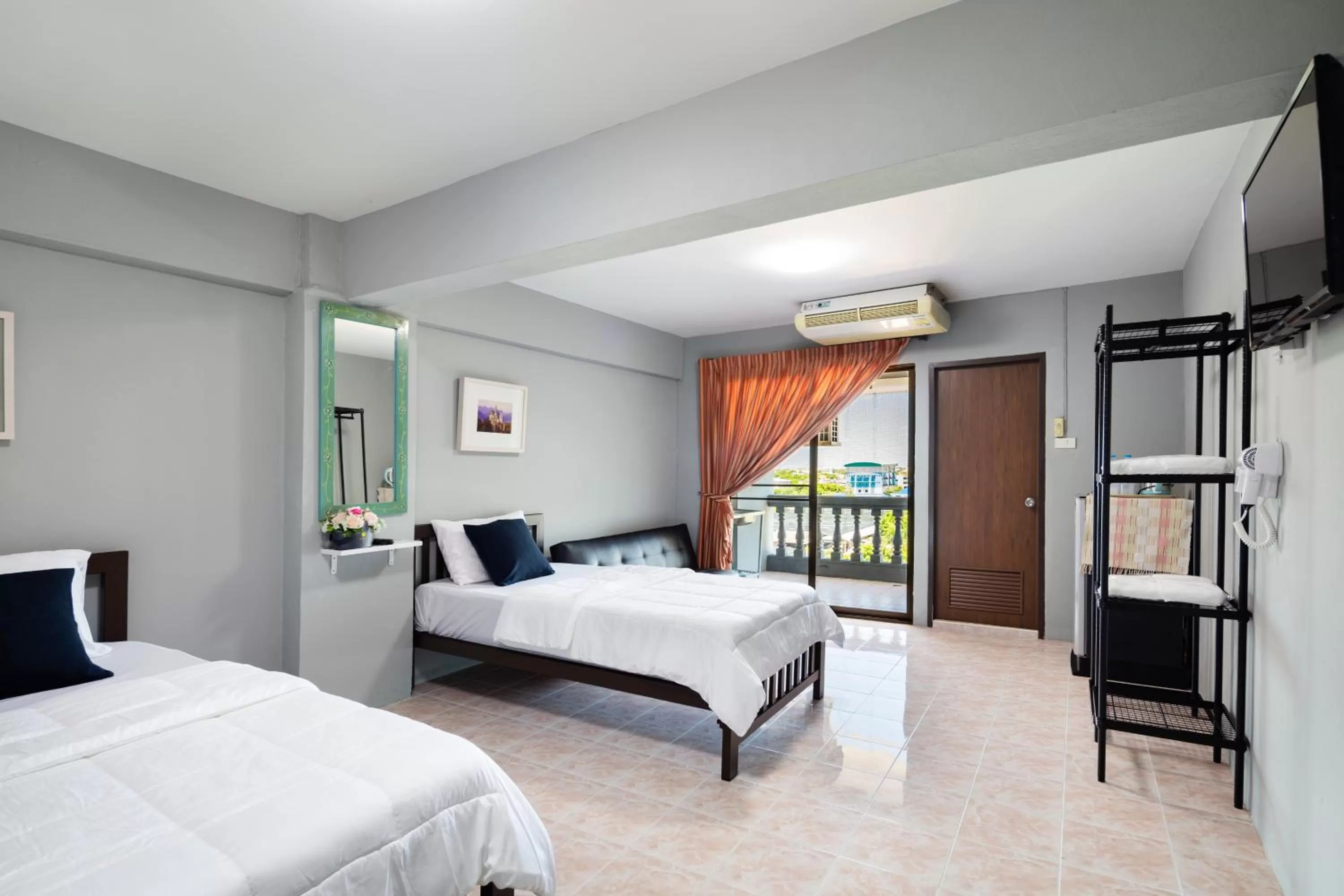 Large Twin Room in Penyos Suite