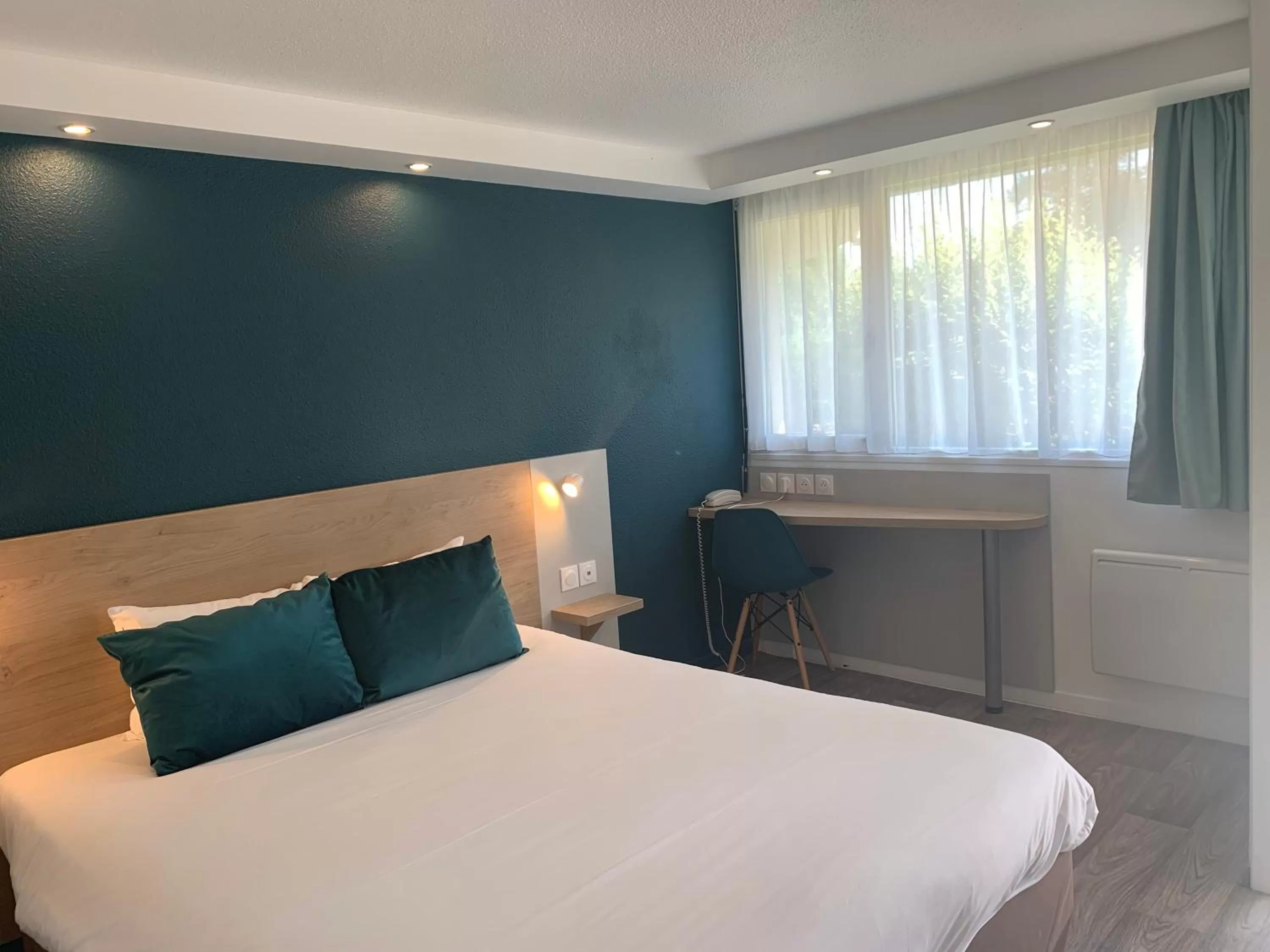 Double Room in Kyriad Châteauroux - Saint-Maur