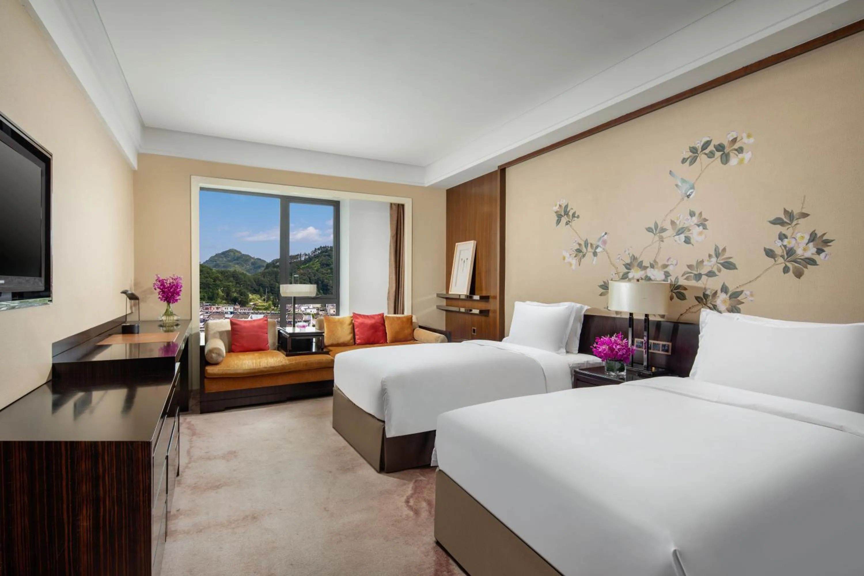 Twin Room Standard Smoking in Crowne Plaza Huangshan Yucheng by IHG