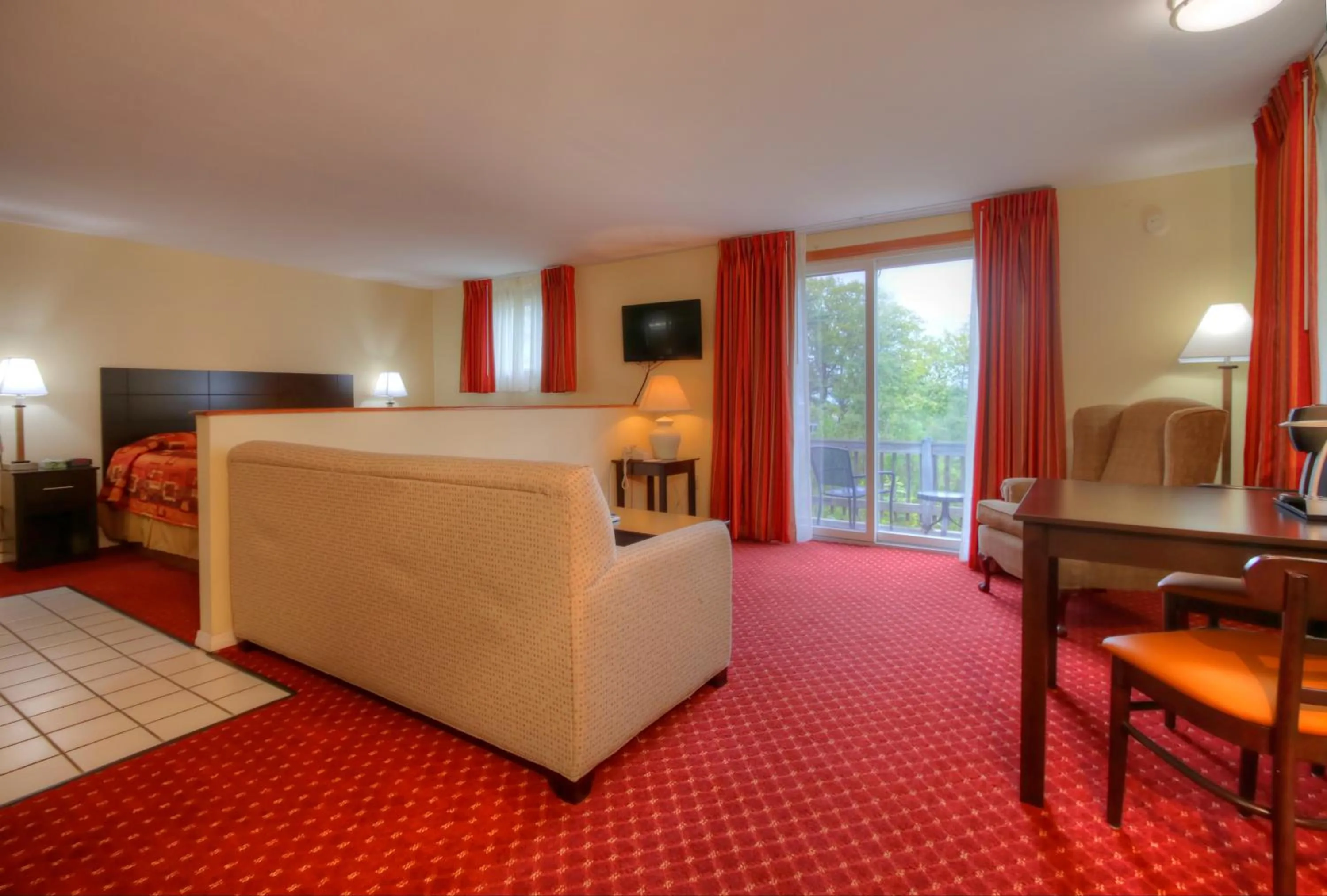 Honeymoon Suite Junior  in Ogunquit Tides