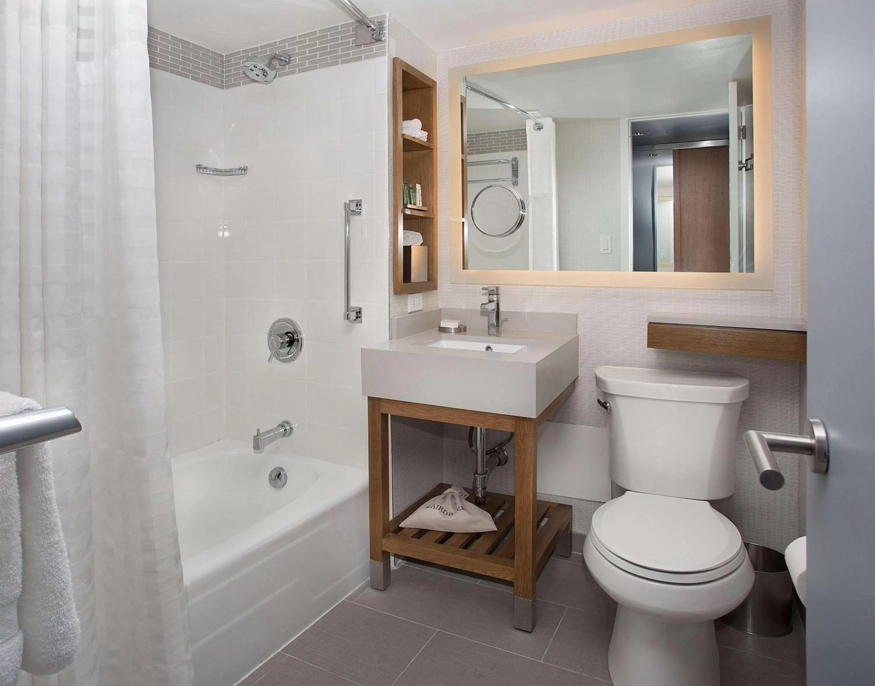 Skyline Room 2 Doubles/Hearing Accessible in New York Hilton Midtown