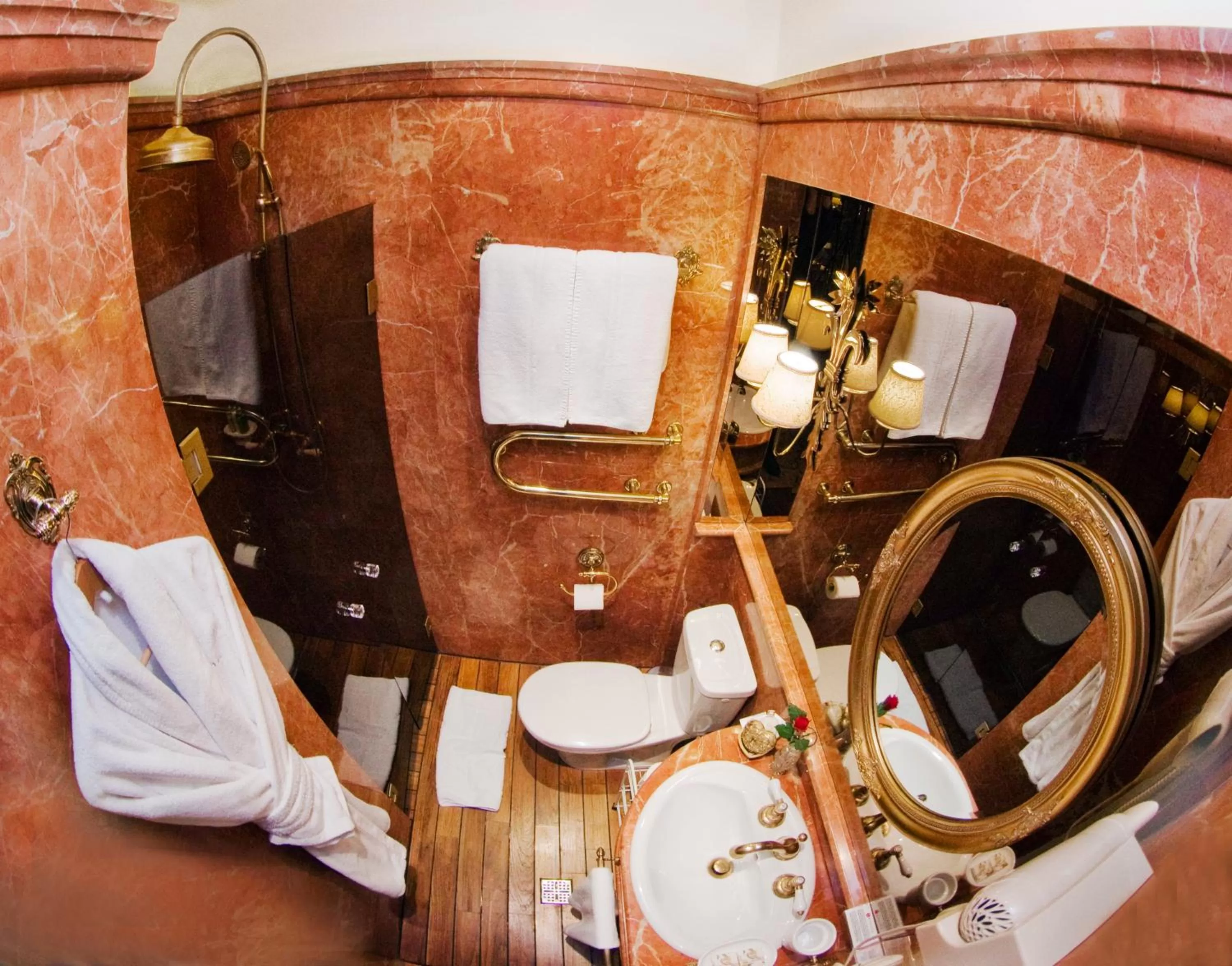 Twin Room in Imperial Hotel & Restaurant