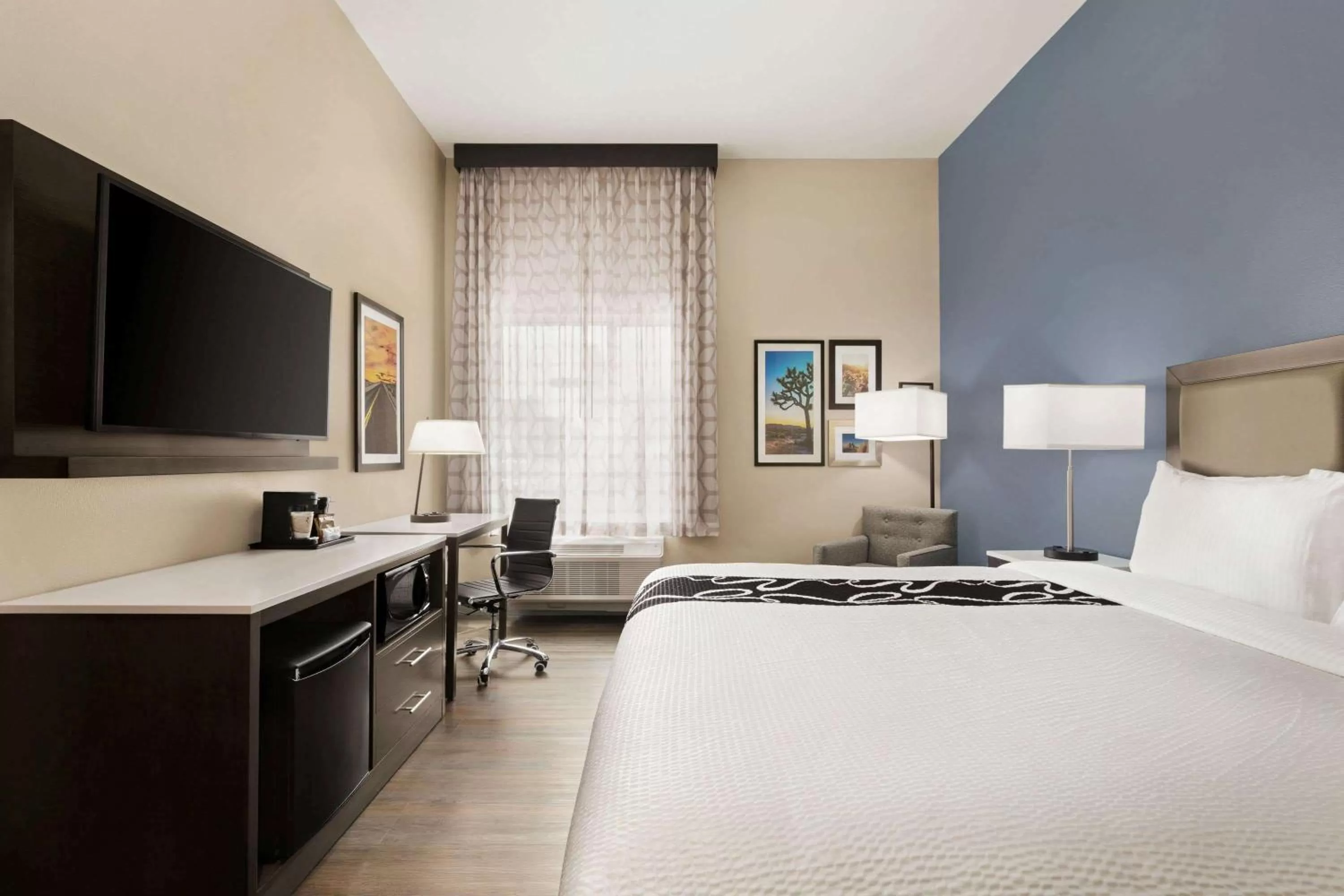 King Room - Non-Smoking in La Quinta Inn & Suites by Wyndham San Bernardino