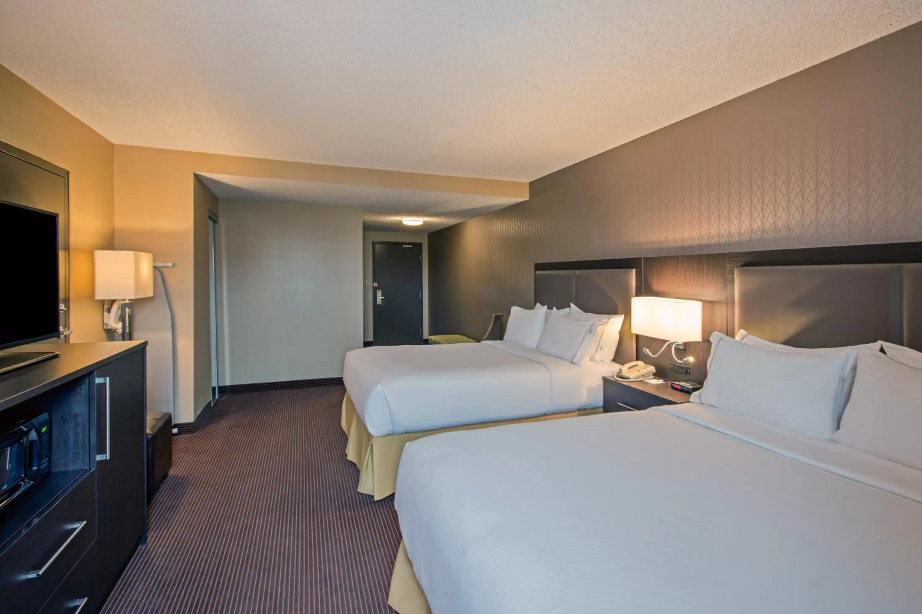 Double Room with Two Double Beds - Disability Access in Quality Inn & Suites Regina Downtown