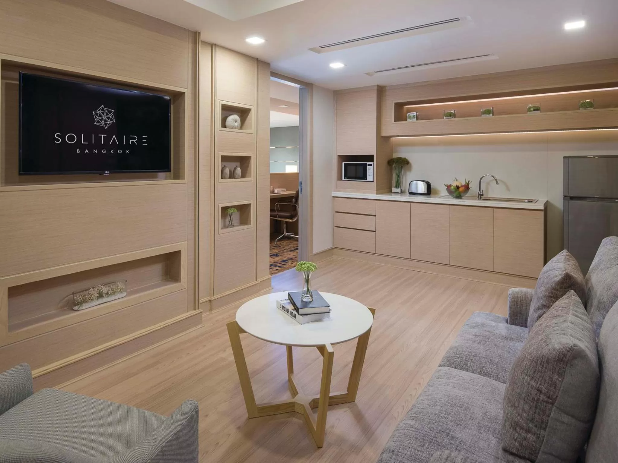 One Bedroom Suite Club Sky (High Floors) in Solitaire Bangkok Sukhumvit 11