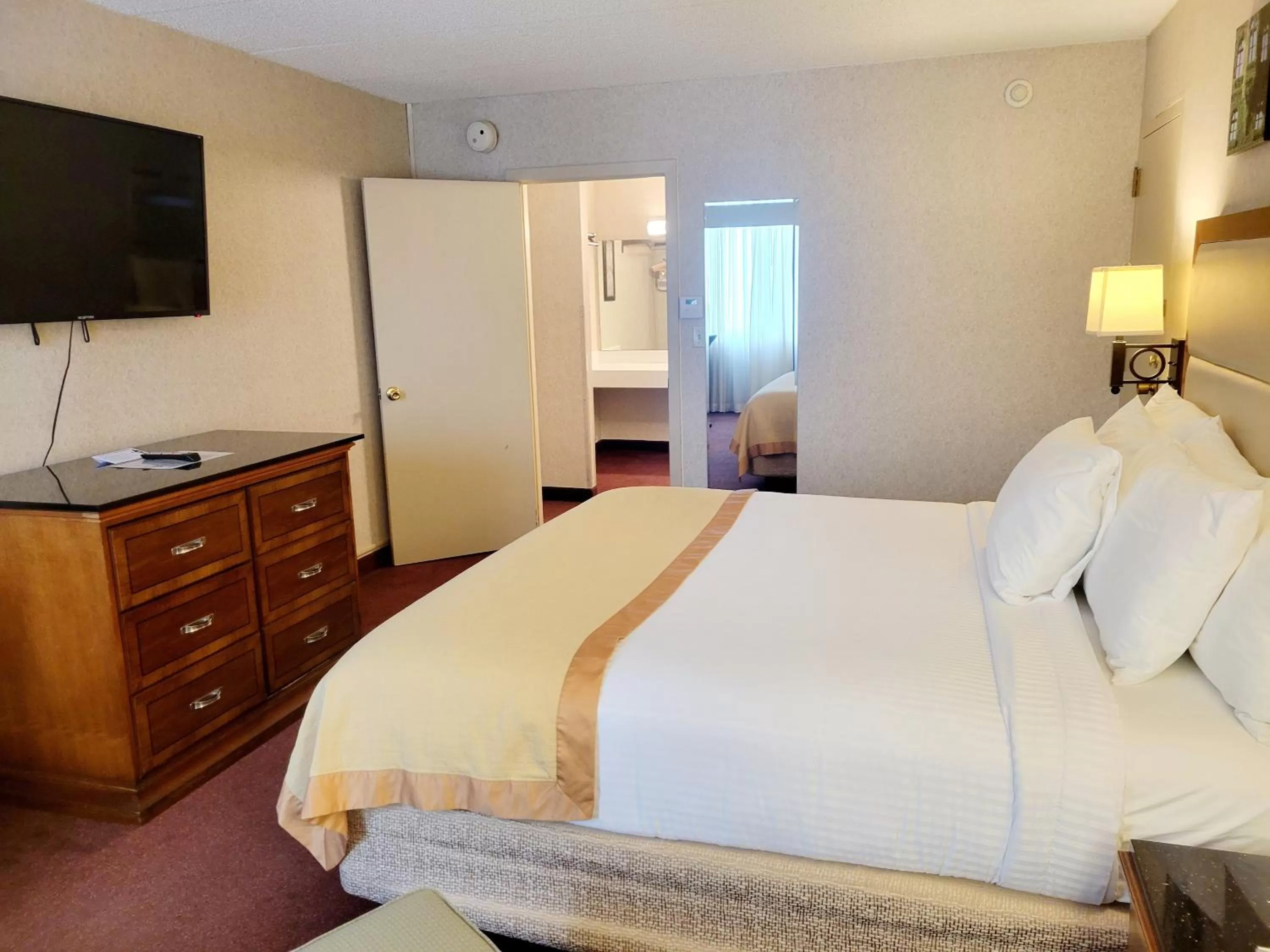 Two Room Kings Suite Non-Smoking in Bangor Grande Hotel