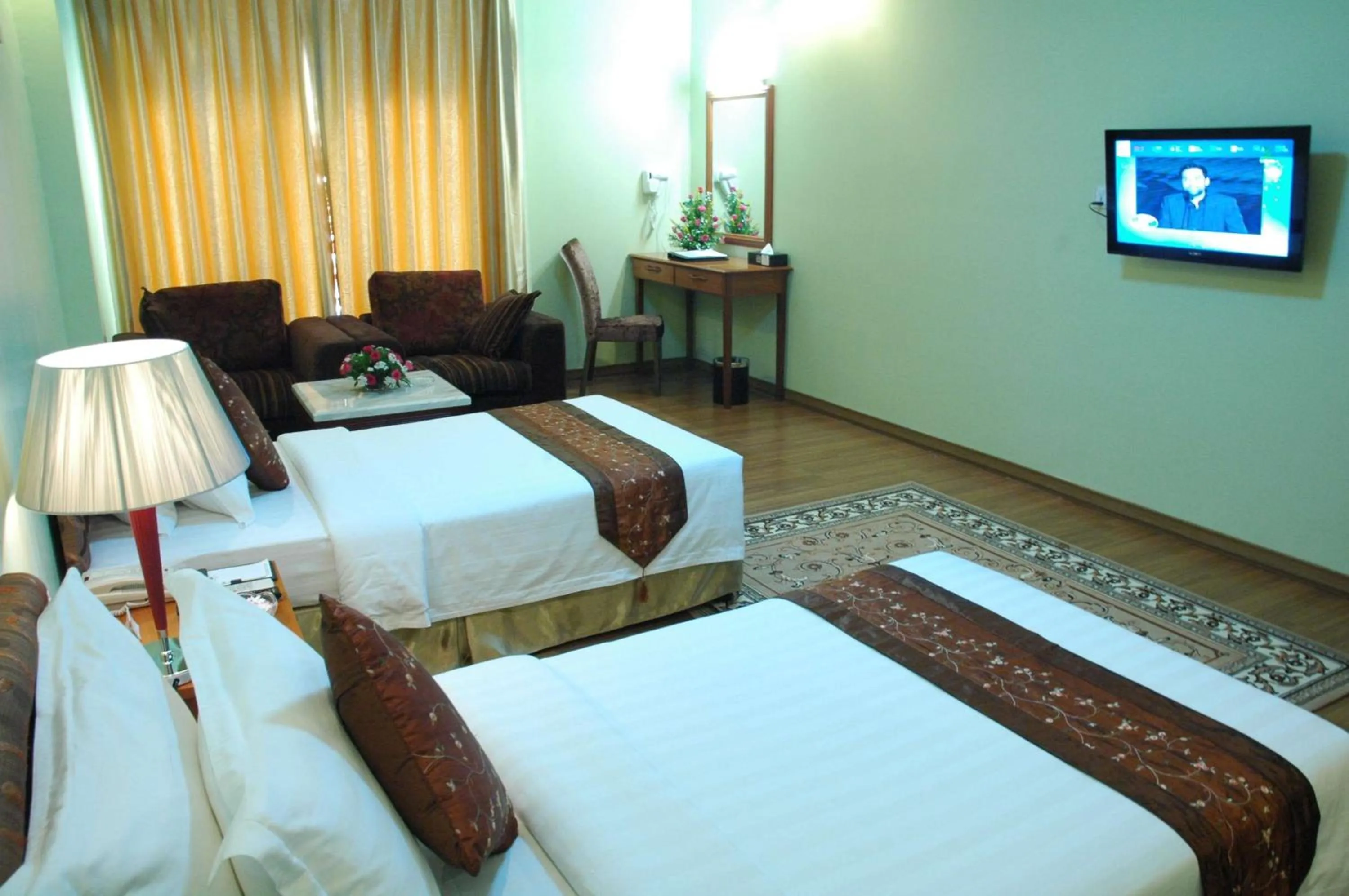 Deluxe Twin Room in Best Western Green Hill Hotel