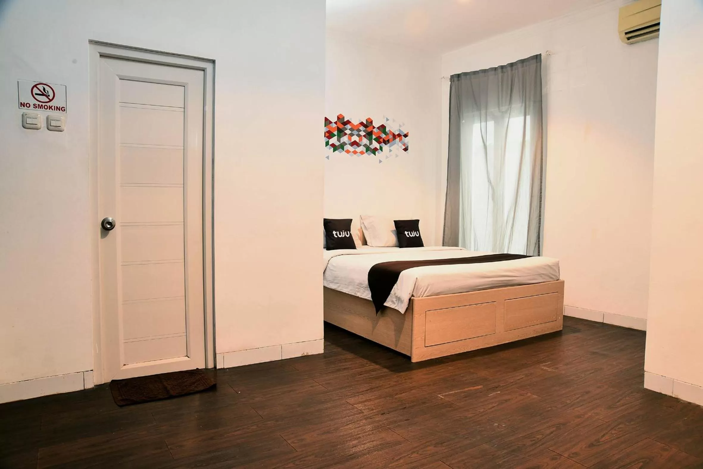 Deluxe Double Room in Tuju Abuserin Syariah