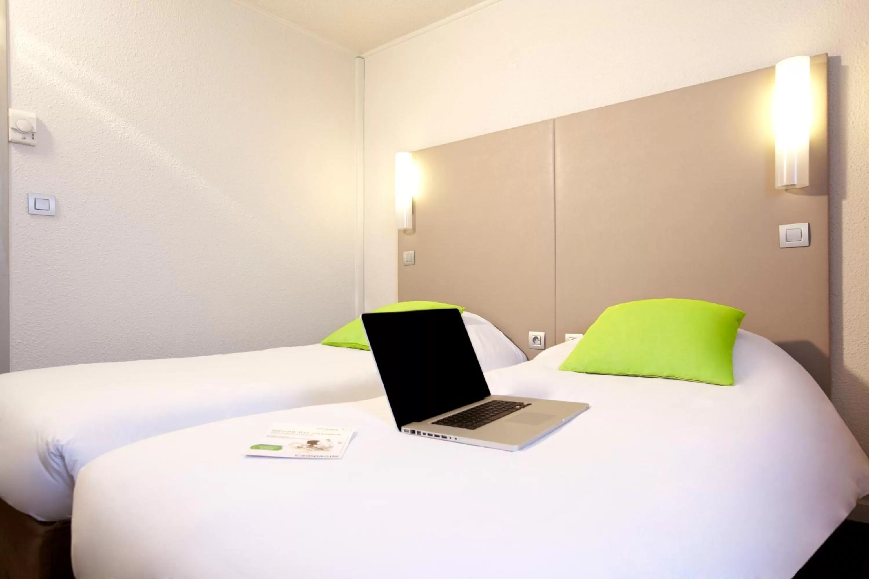 Standard Twin Room in Campanile Hendaye