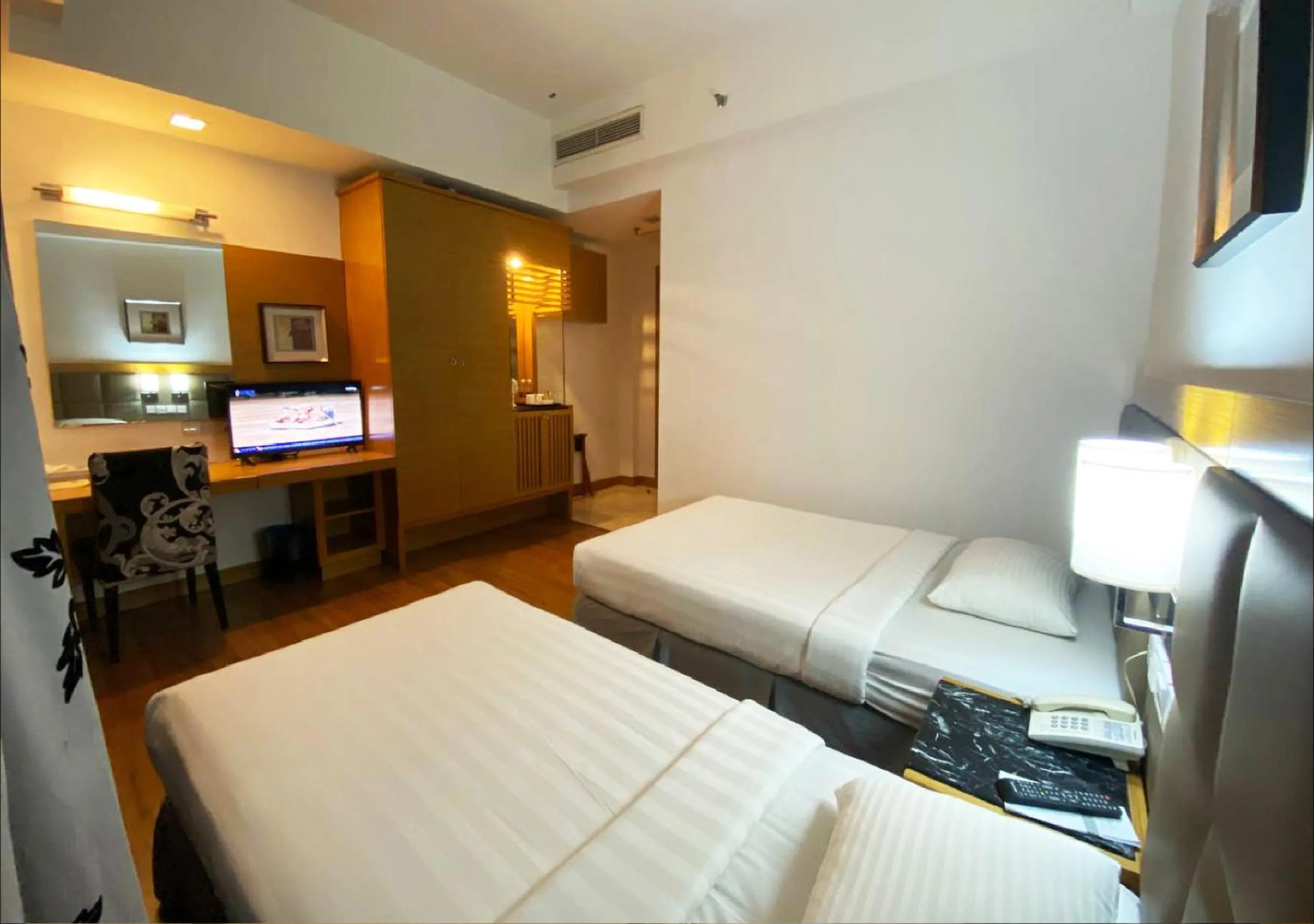 Superior Twin Room in Crown Garden Hotel