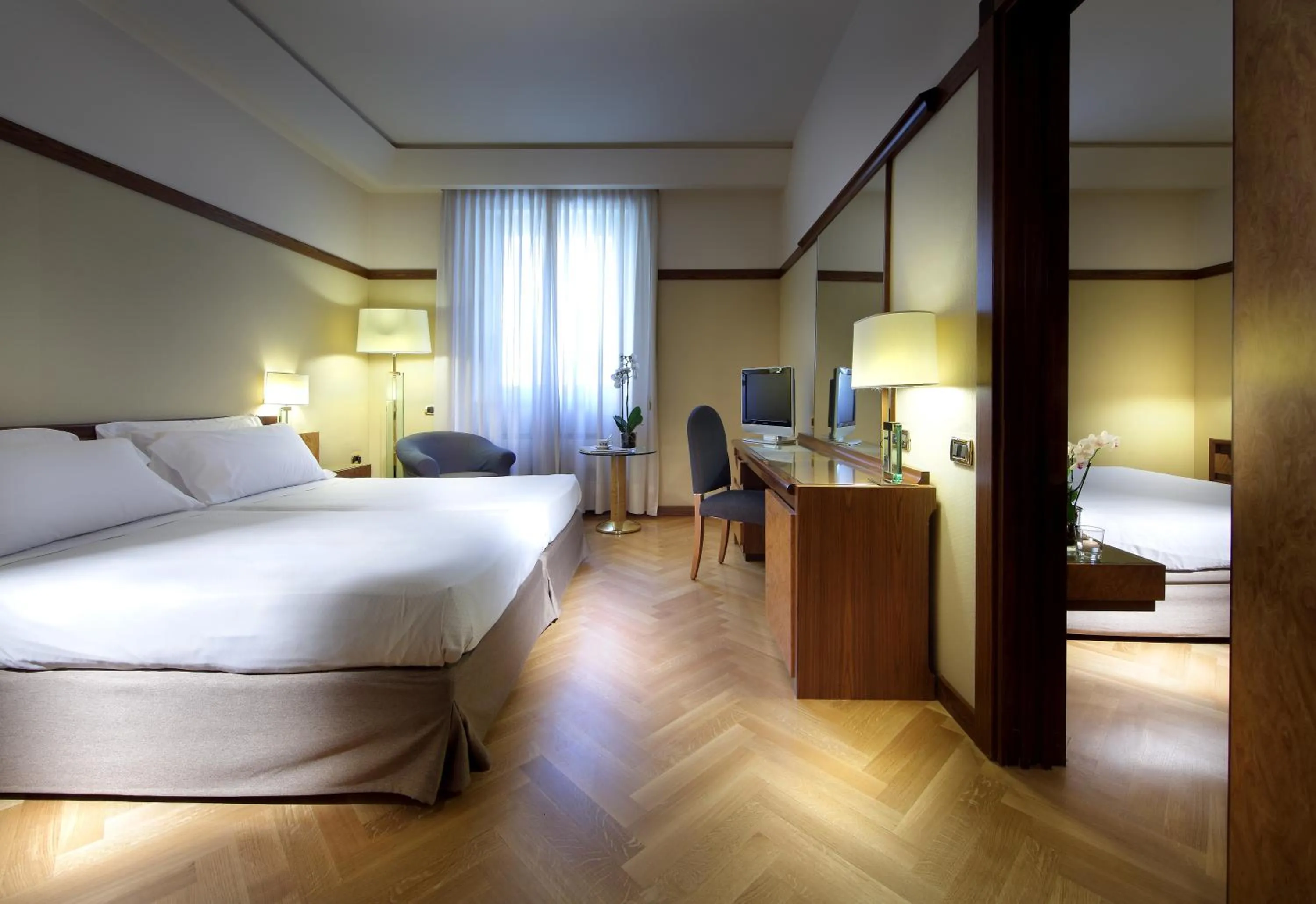 Two Connecting Double Rooms in Exe Majestic