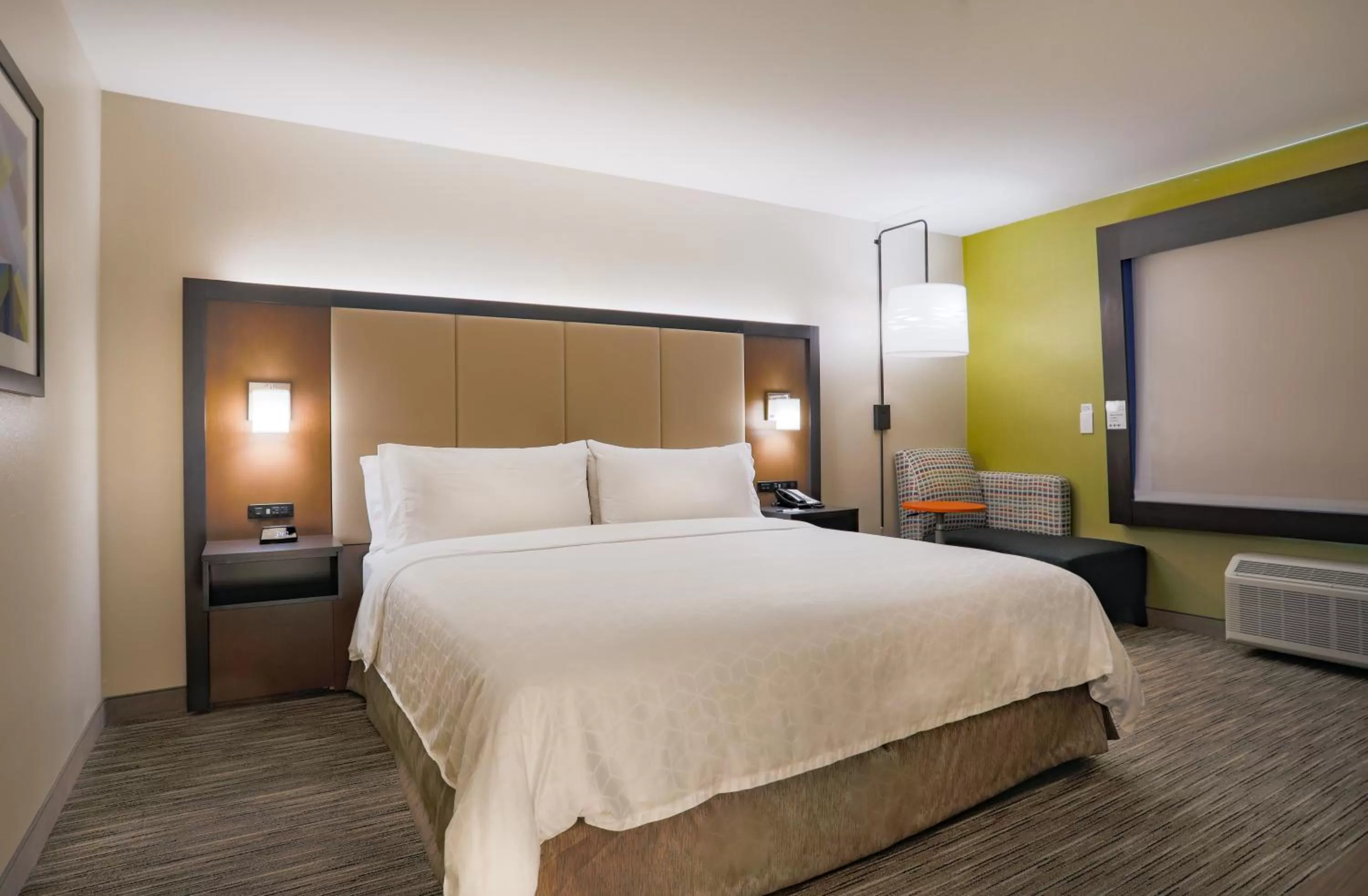 King Room with Mobility Accessible Shower - Non-Smoking in Holiday Inn Express Prescott by IHG