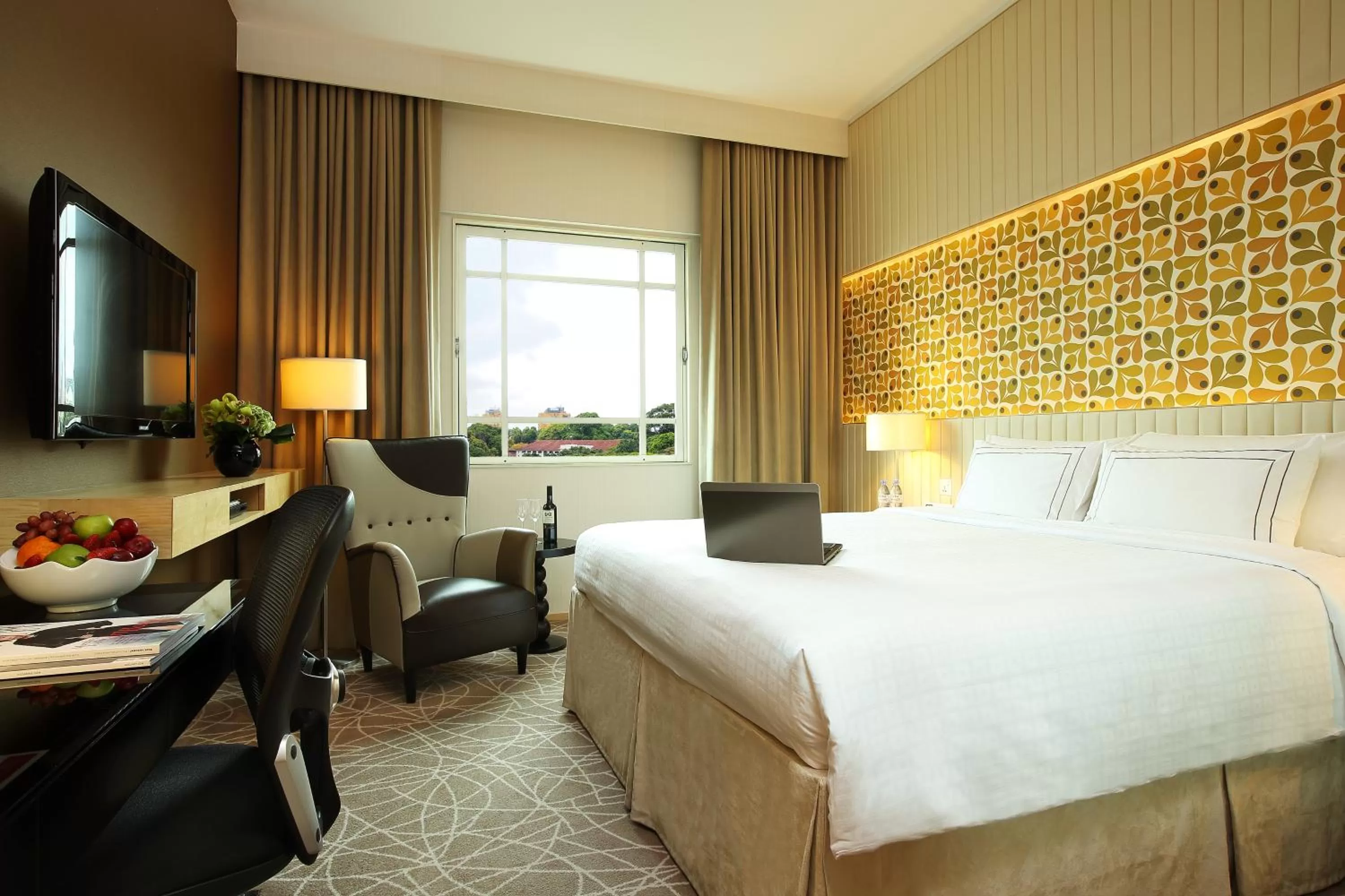 Club Double or Twin Room in Rendezvous Hotel Singapore by Far East Hospitality