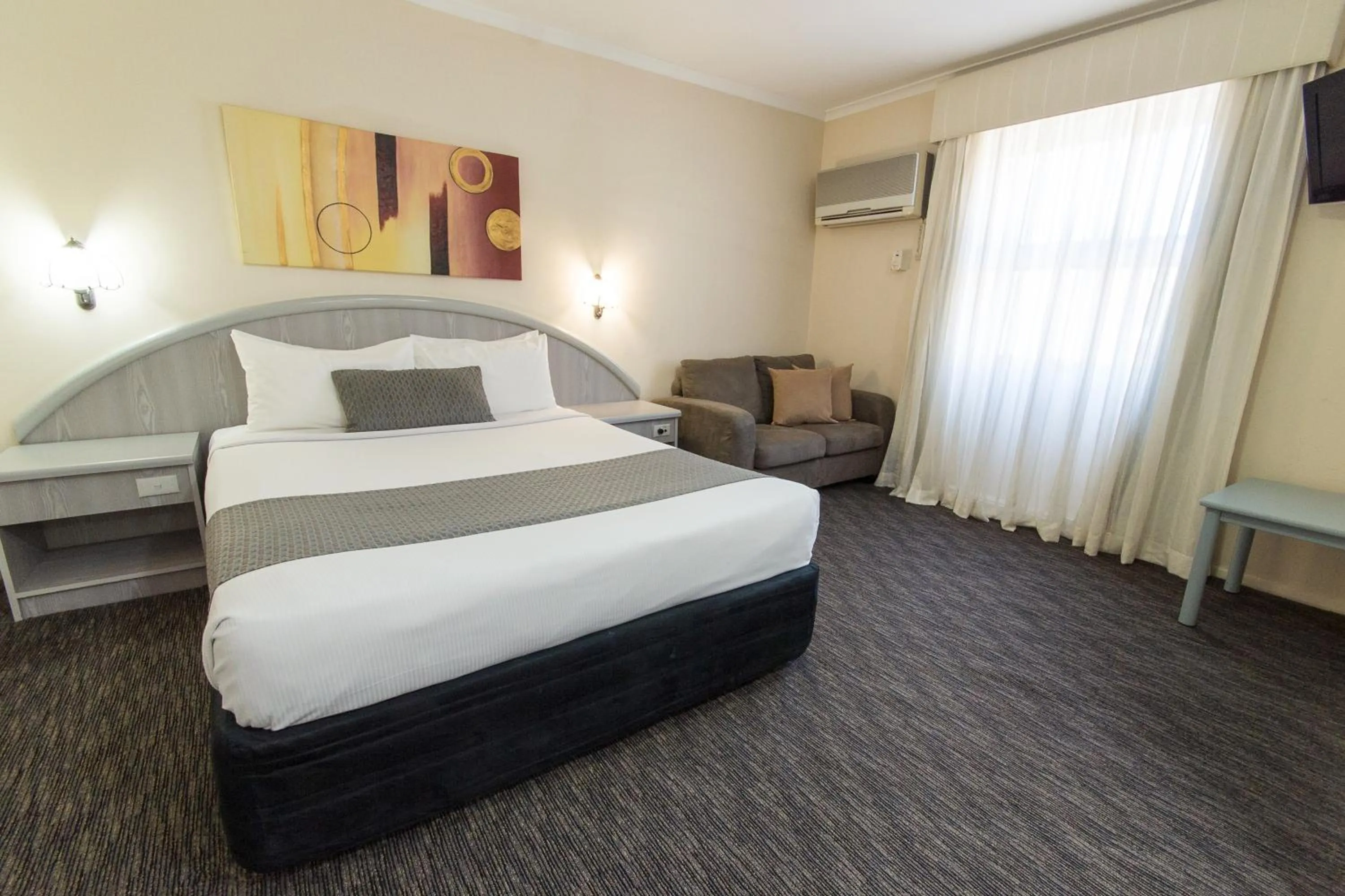 Standard Queen Room in Adelaide Royal Coach