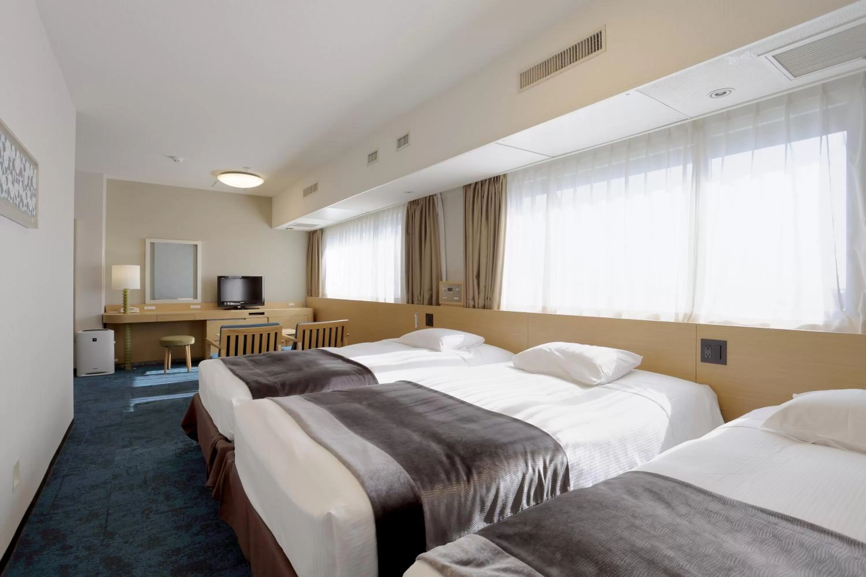 Deluxe Twin Room with Extra Bed - Non-Smoking in Art Hotel Narita