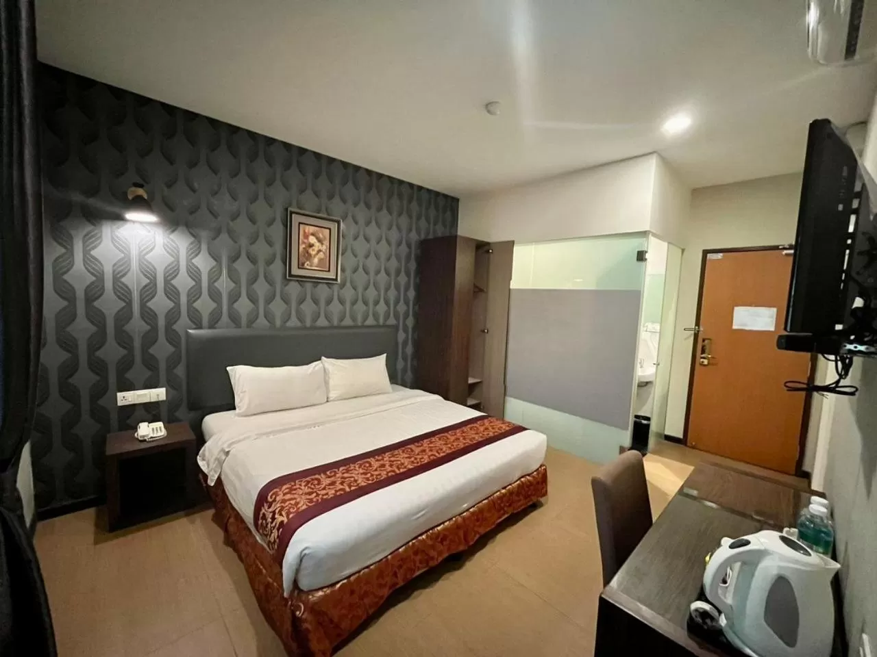 Deluxe King Room in Eight Days Boutique Hotel - Impian Emas