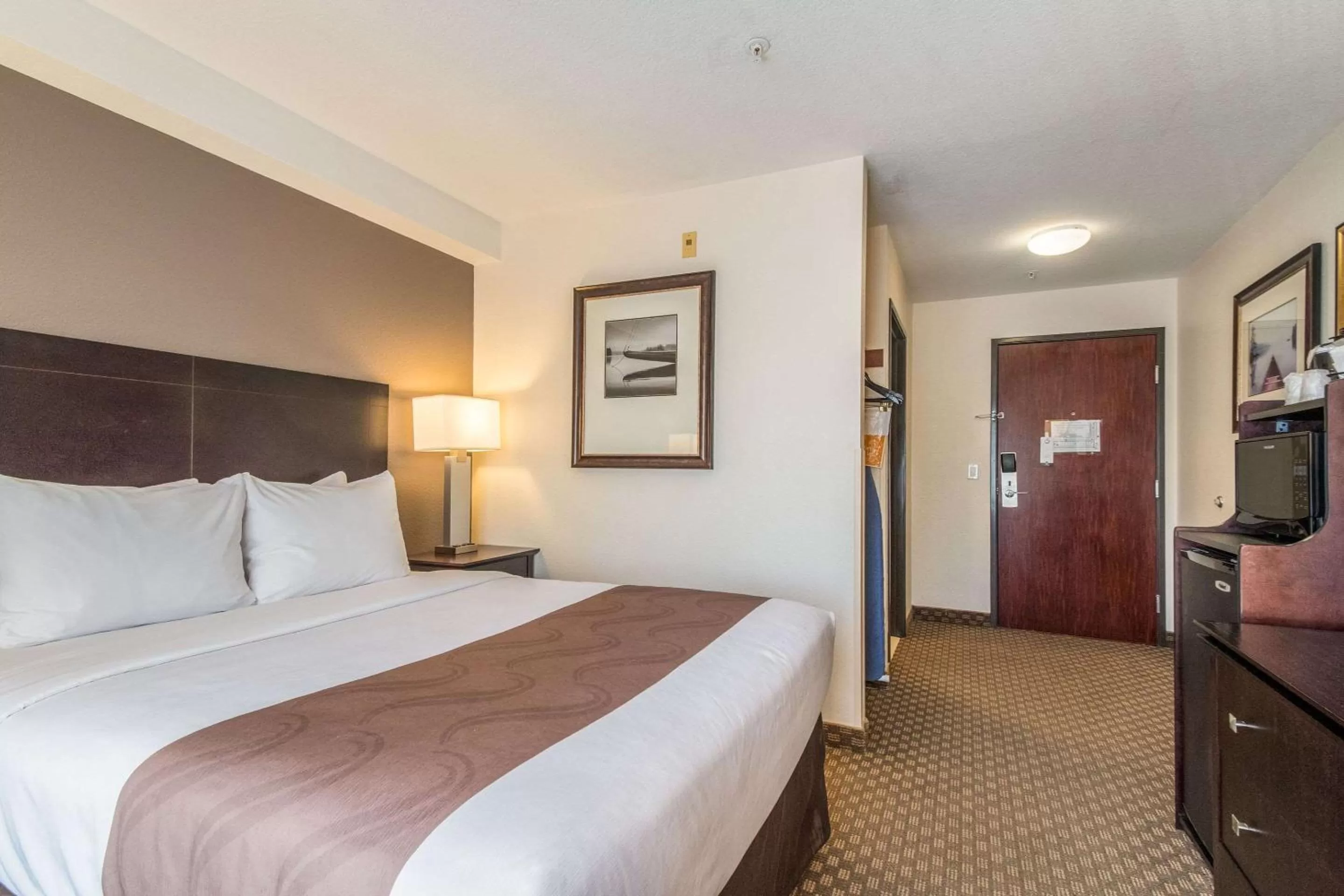 Photo of the whole room in Quality Inn