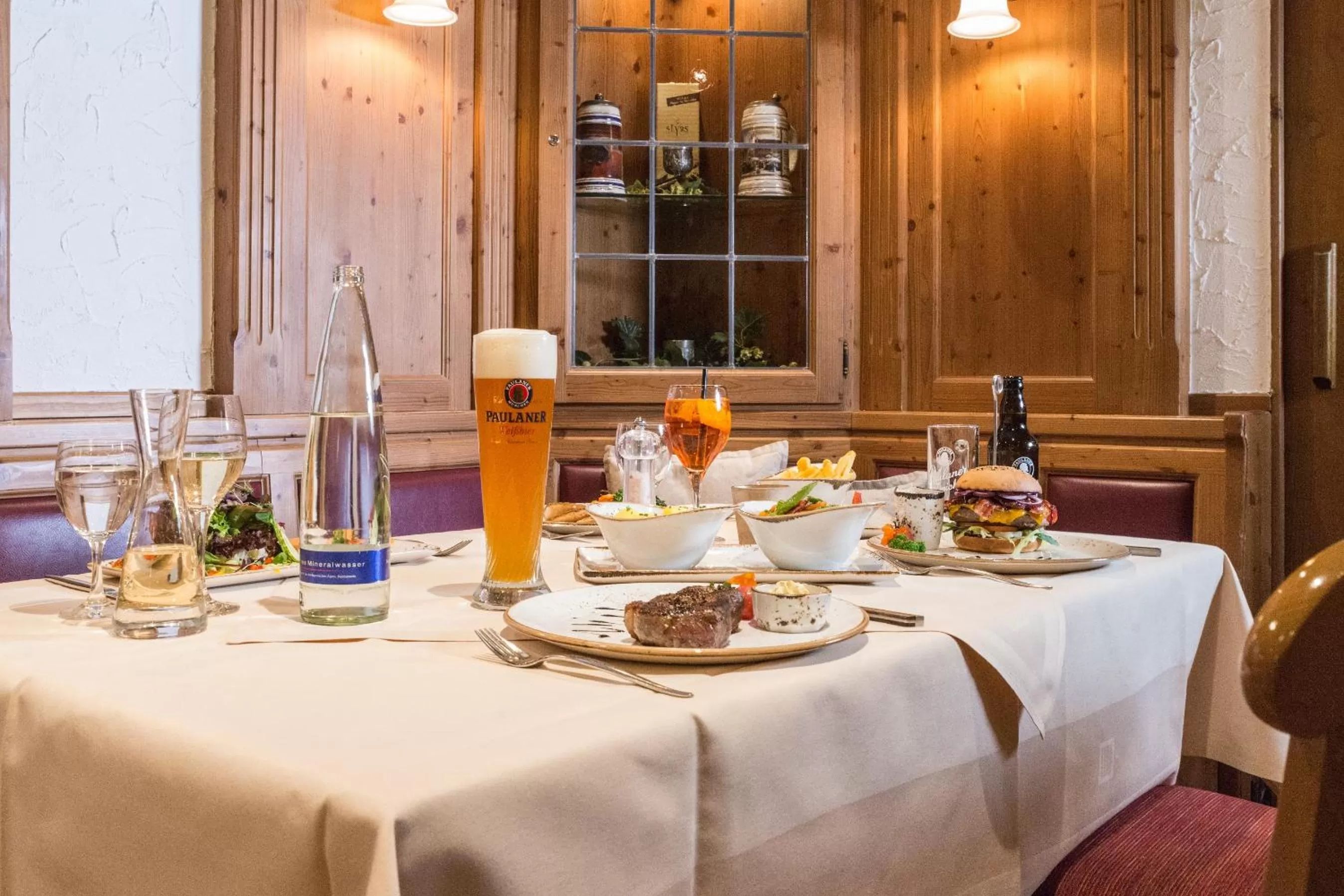 Food and drinks in Hotel Schiller