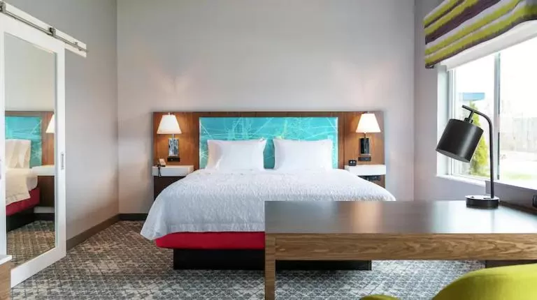 Bed in Hampton Inn Danville, Va