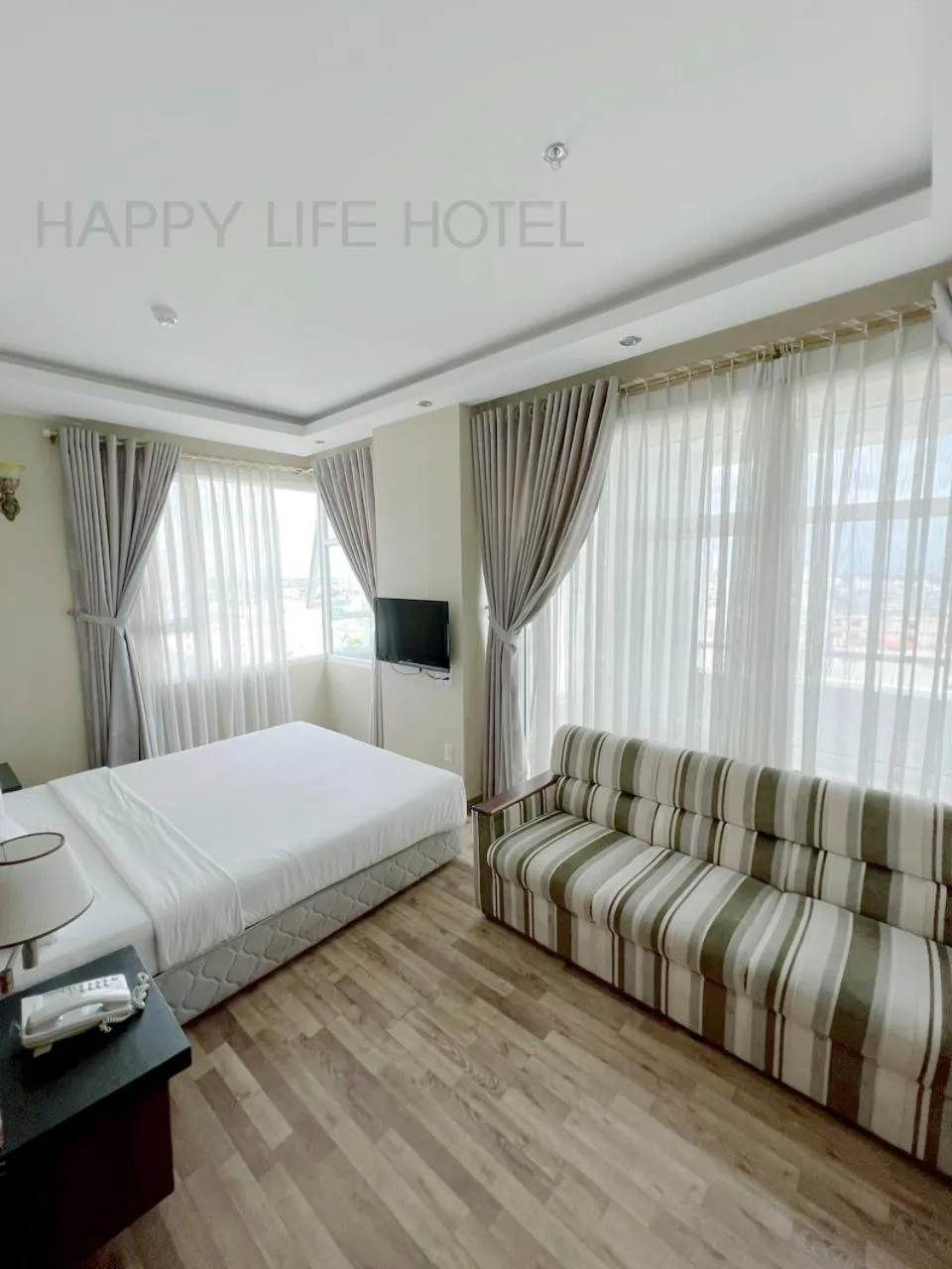 Suite with City View in Happy Life Hotel District 7 Gần SECC