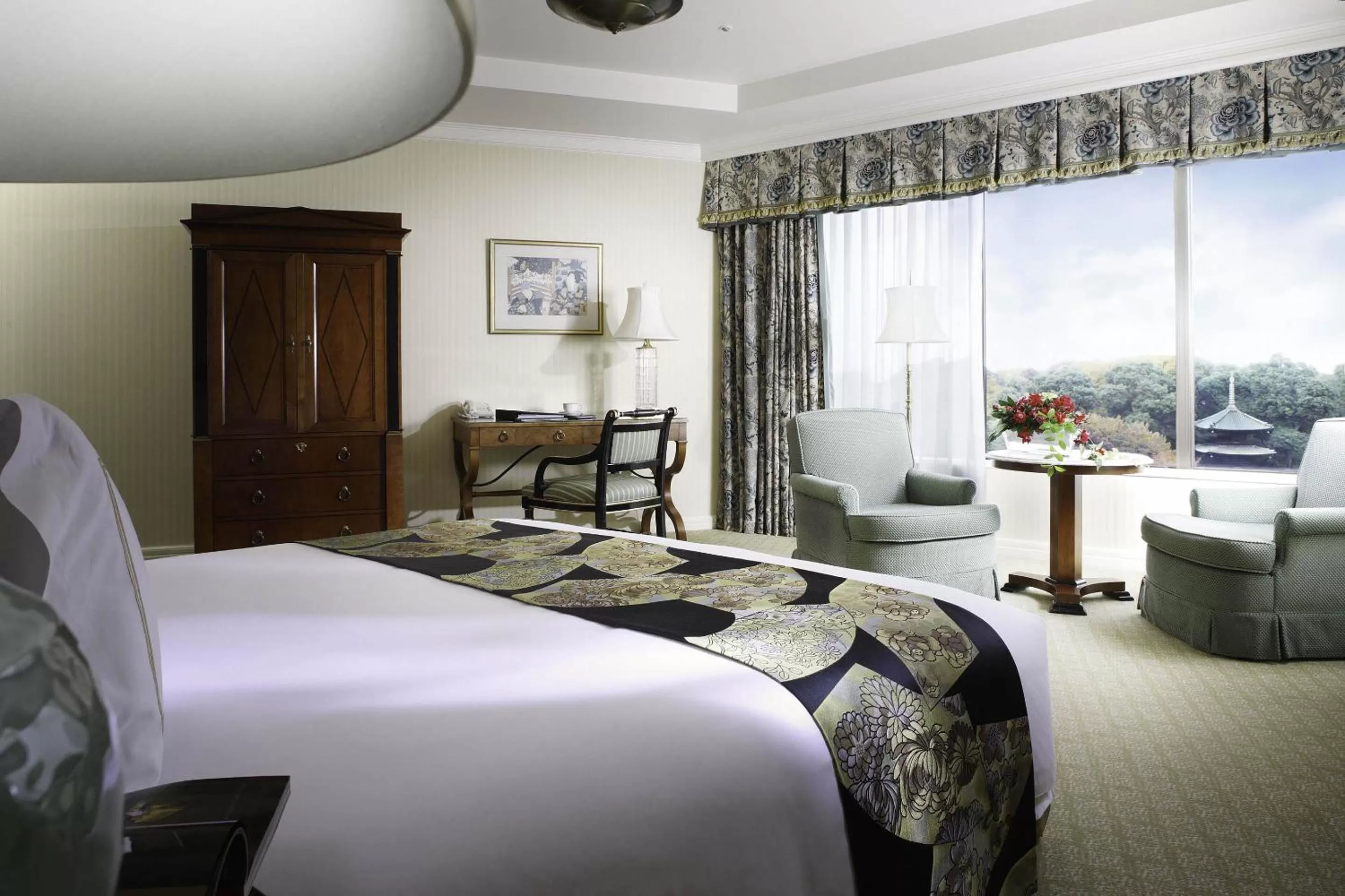 Prime Deluxe King Room / City View in Hotel Chinzanso Tokyo