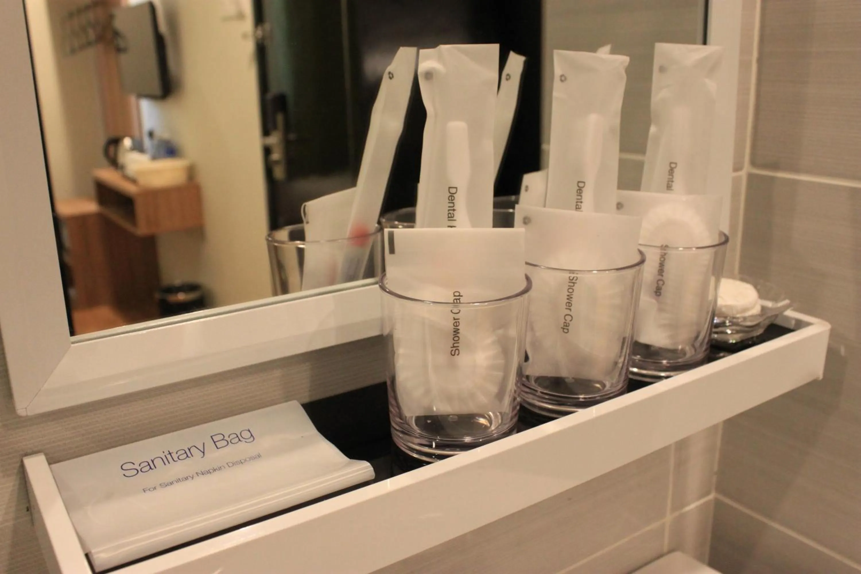 Deluxe Queen (no window) in BIG M Hotel