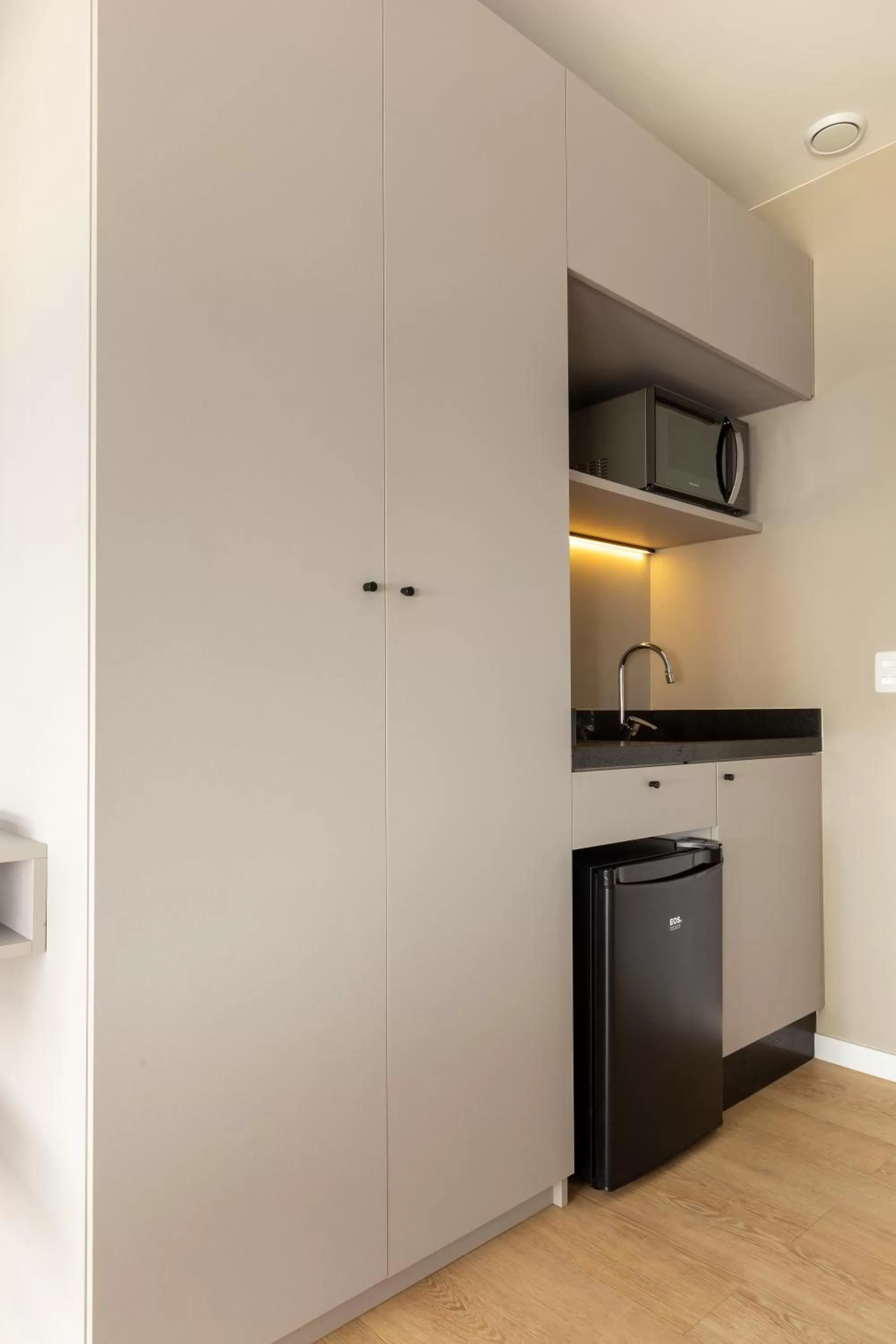 Double or Twin Room with Private Bathroom - single occupancy in Bewiki