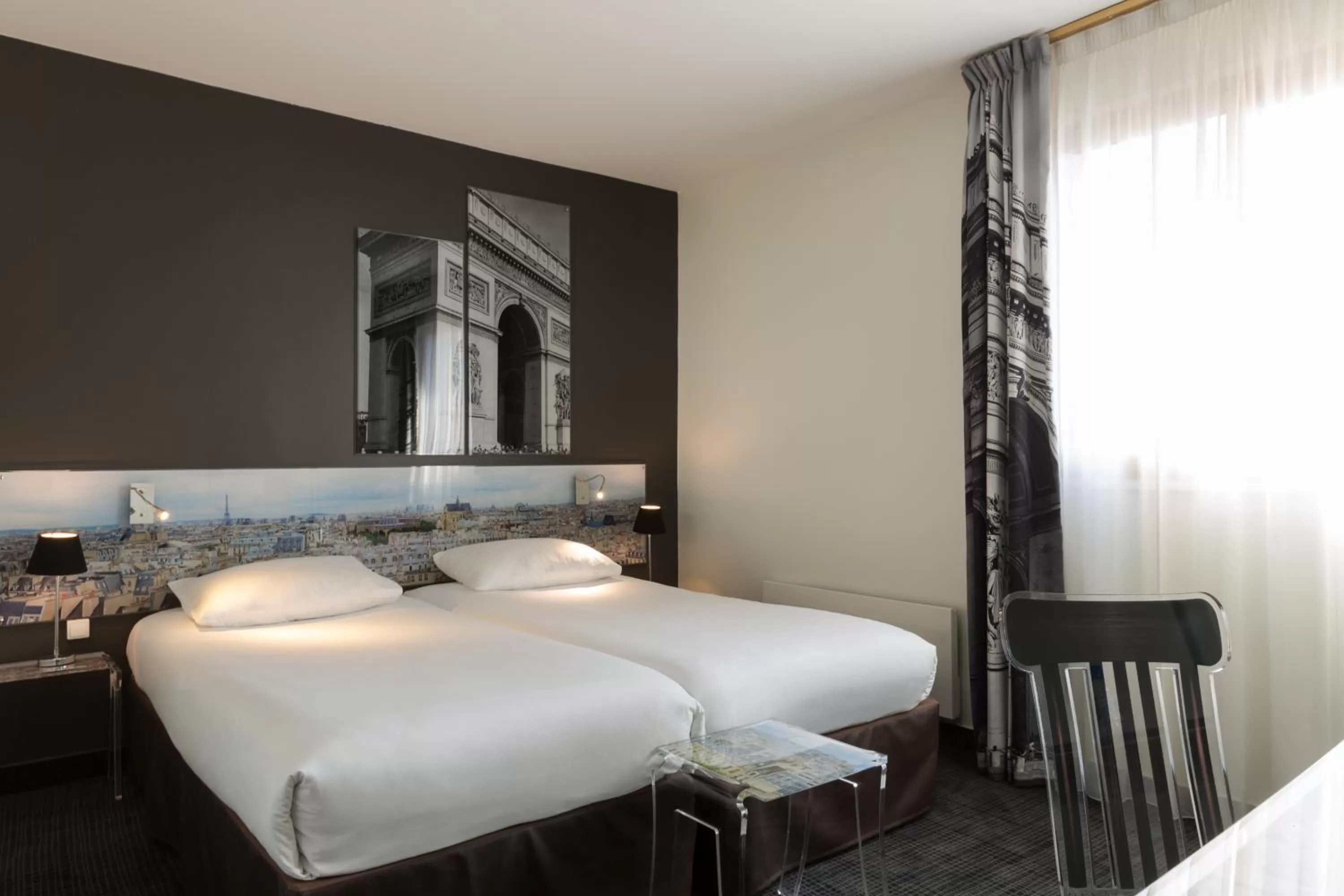 Superior Twin Room in Hotel Le Cardinal Rueil Centre